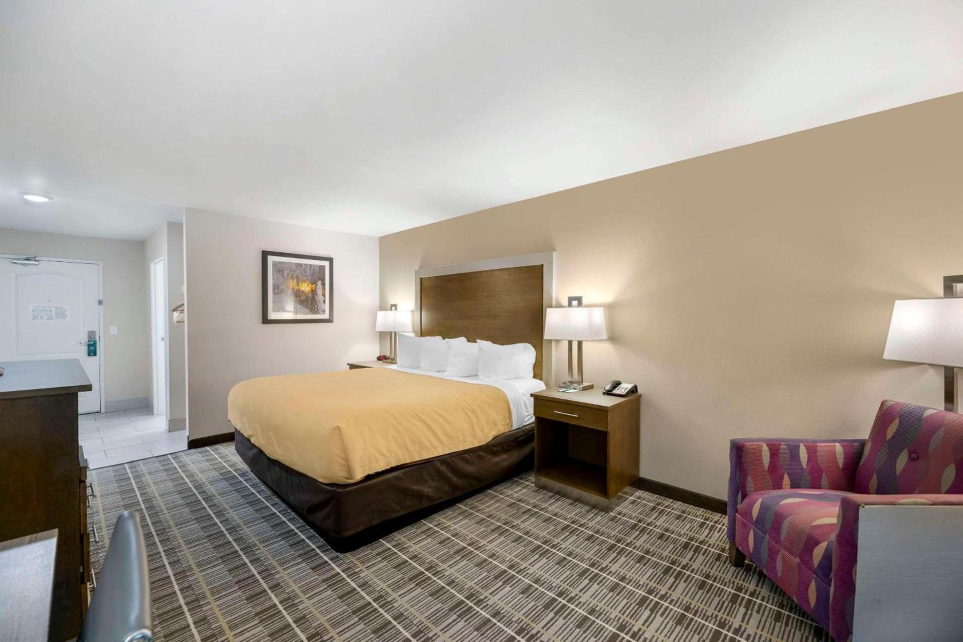 Quality Inn & Suites Carlsbad Caverns Area photo 13