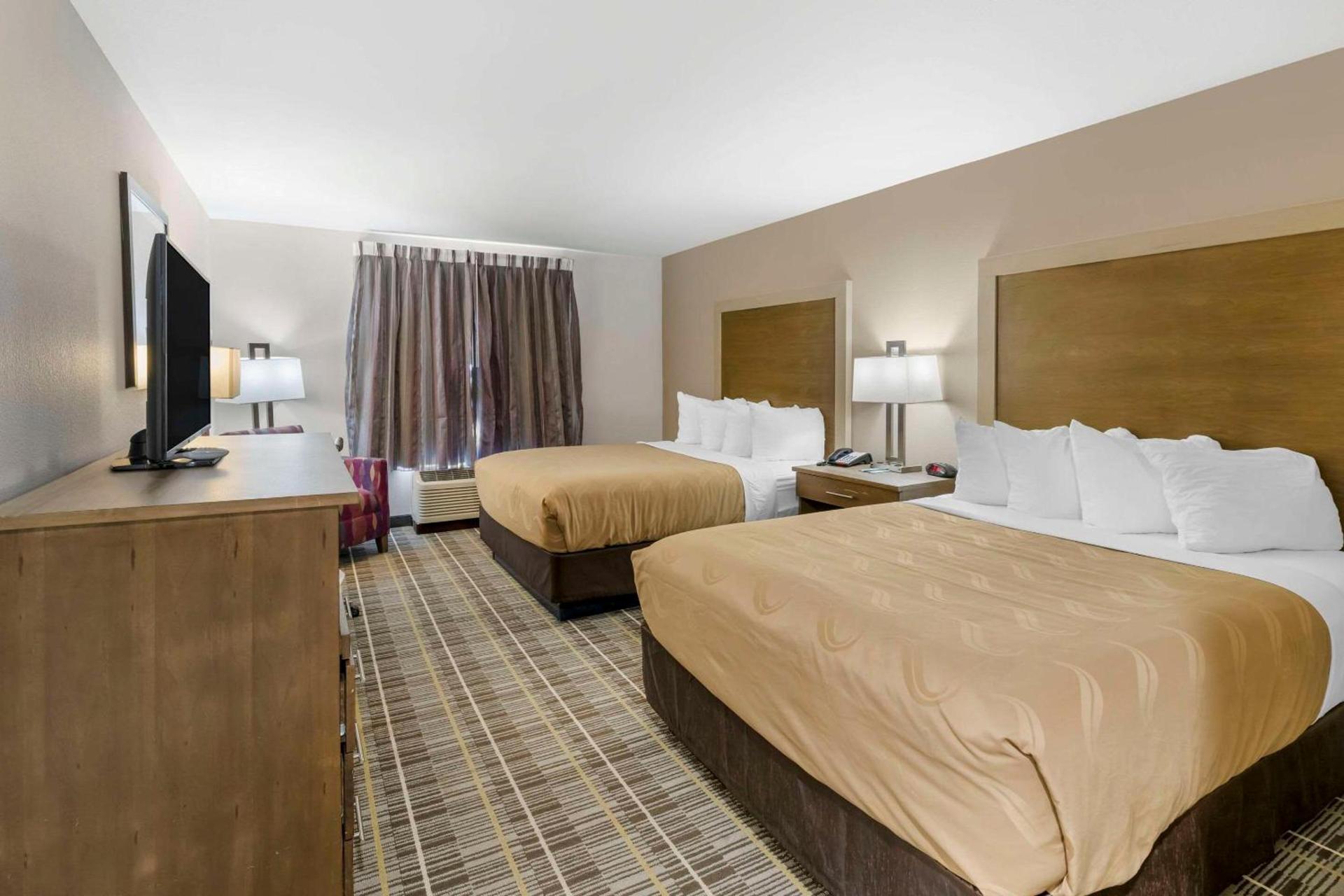Quality Inn & Suites Carlsbad Caverns Area photo 14