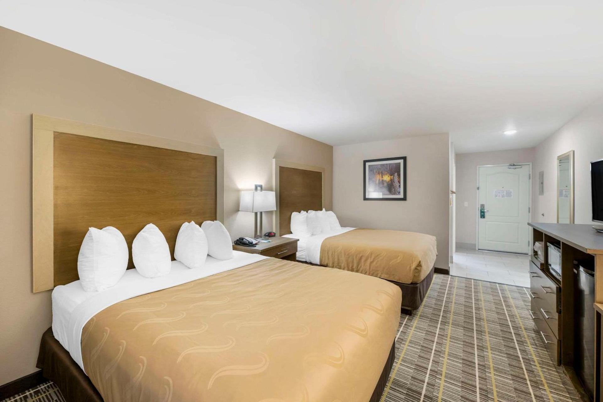 Quality Inn & Suites Carlsbad Caverns Area photo 15