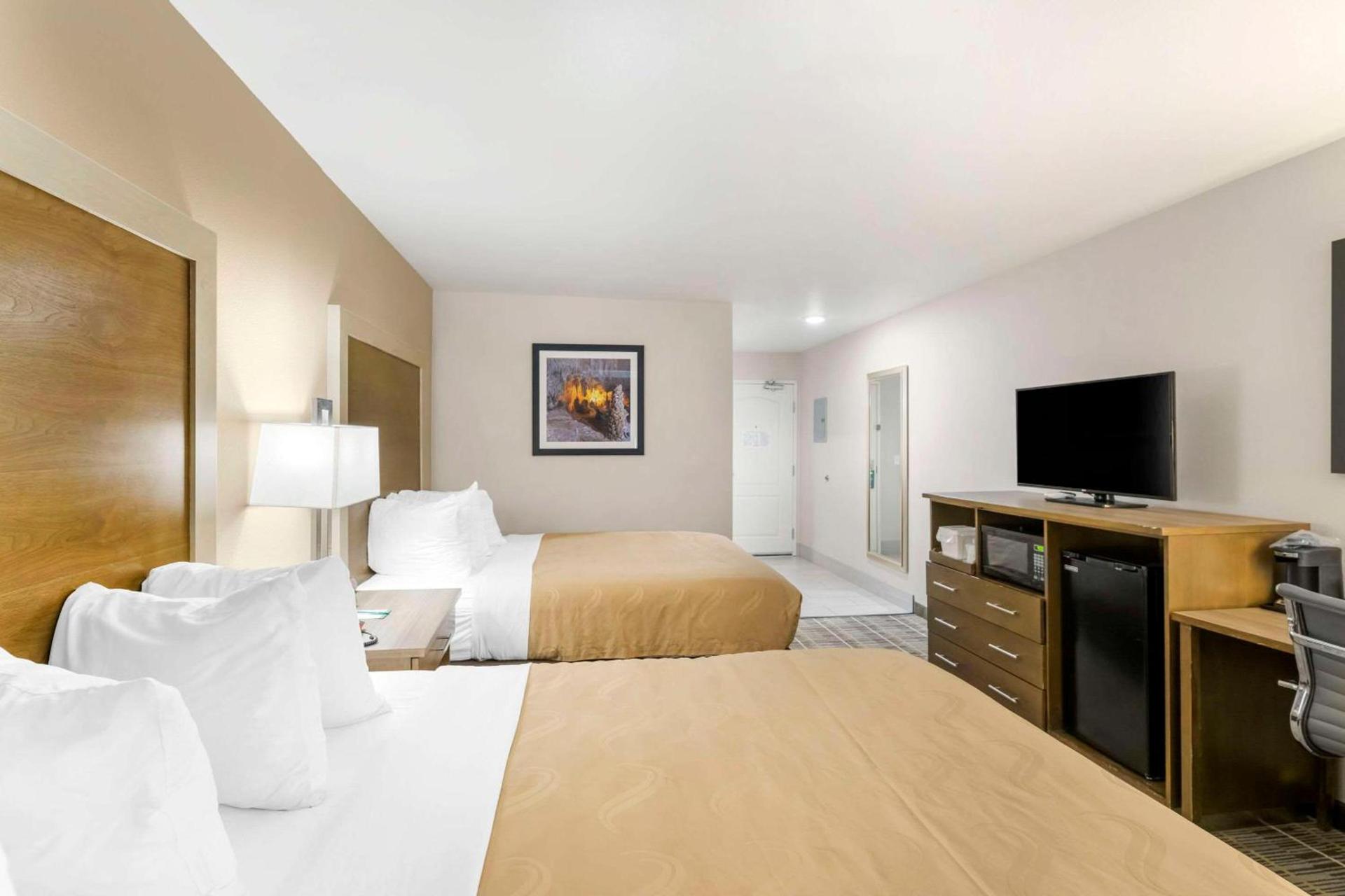 Quality Inn & Suites Carlsbad Caverns Area photo 16