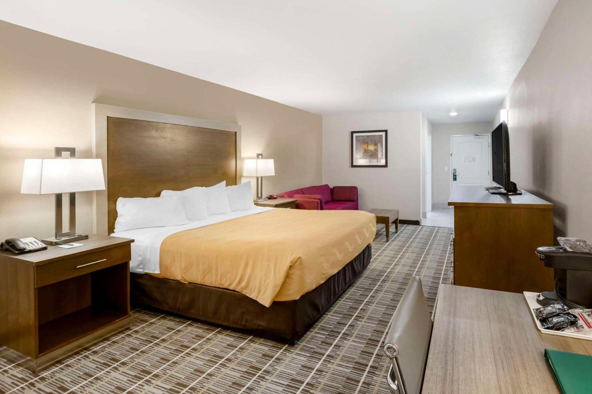 Quality Inn & Suites Carlsbad Caverns Area photo 17
