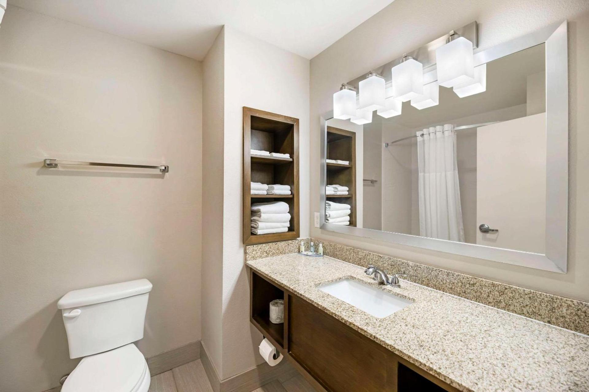 Quality Inn & Suites Carlsbad Caverns Area photo 20