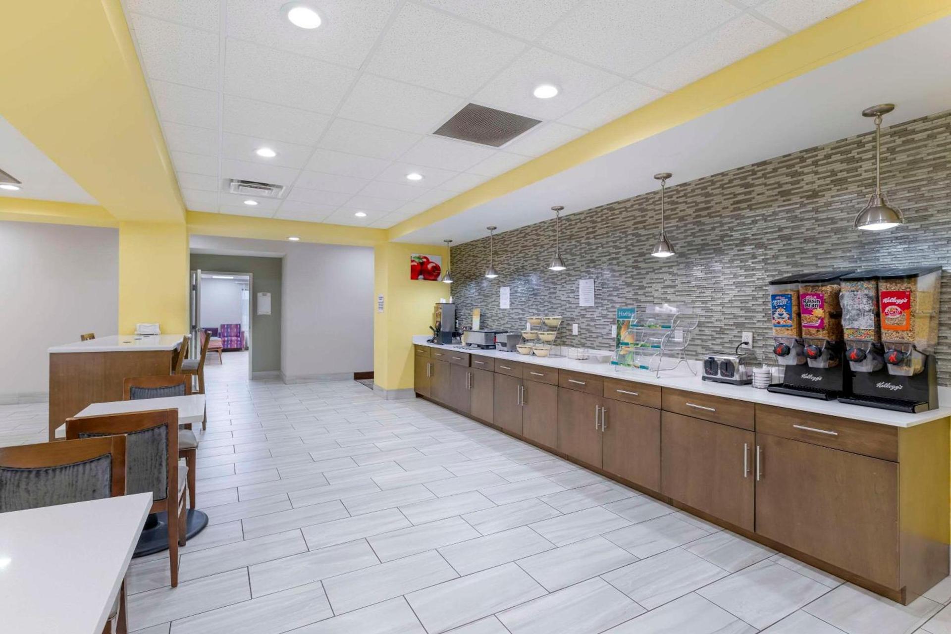 Quality Inn & Suites Carlsbad Caverns Area photo 27