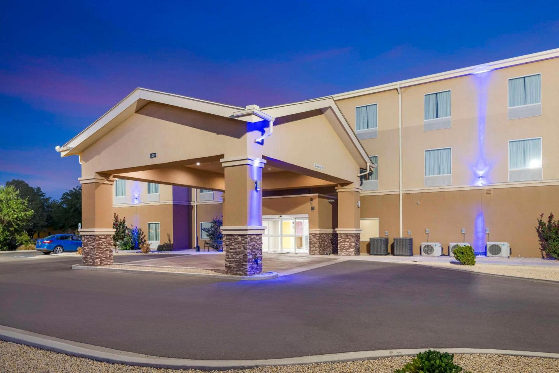 Quality Inn & Suites Carlsbad Caverns Area photo 32