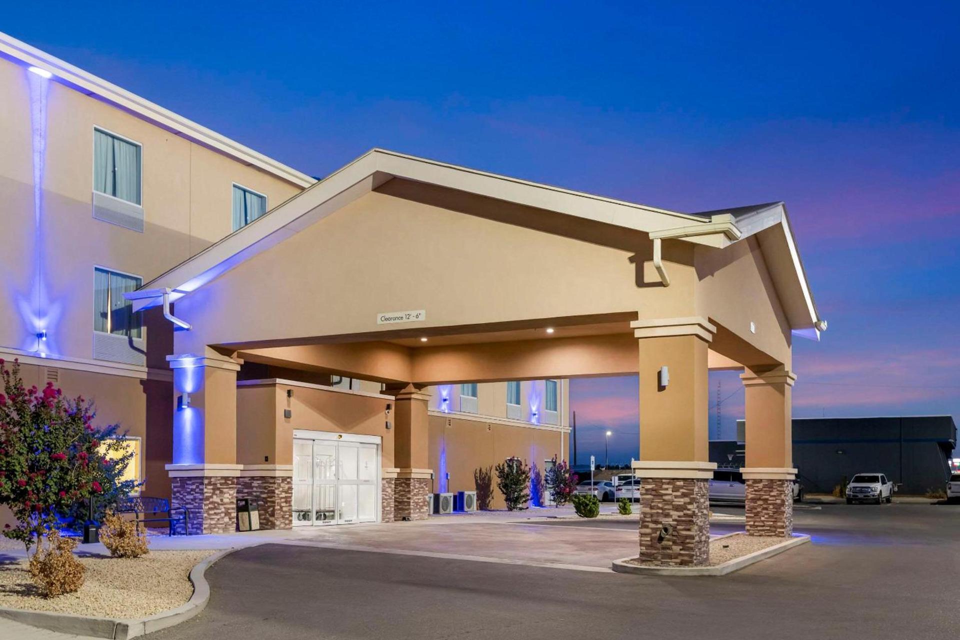 Quality Inn & Suites Carlsbad Caverns Area photo 33