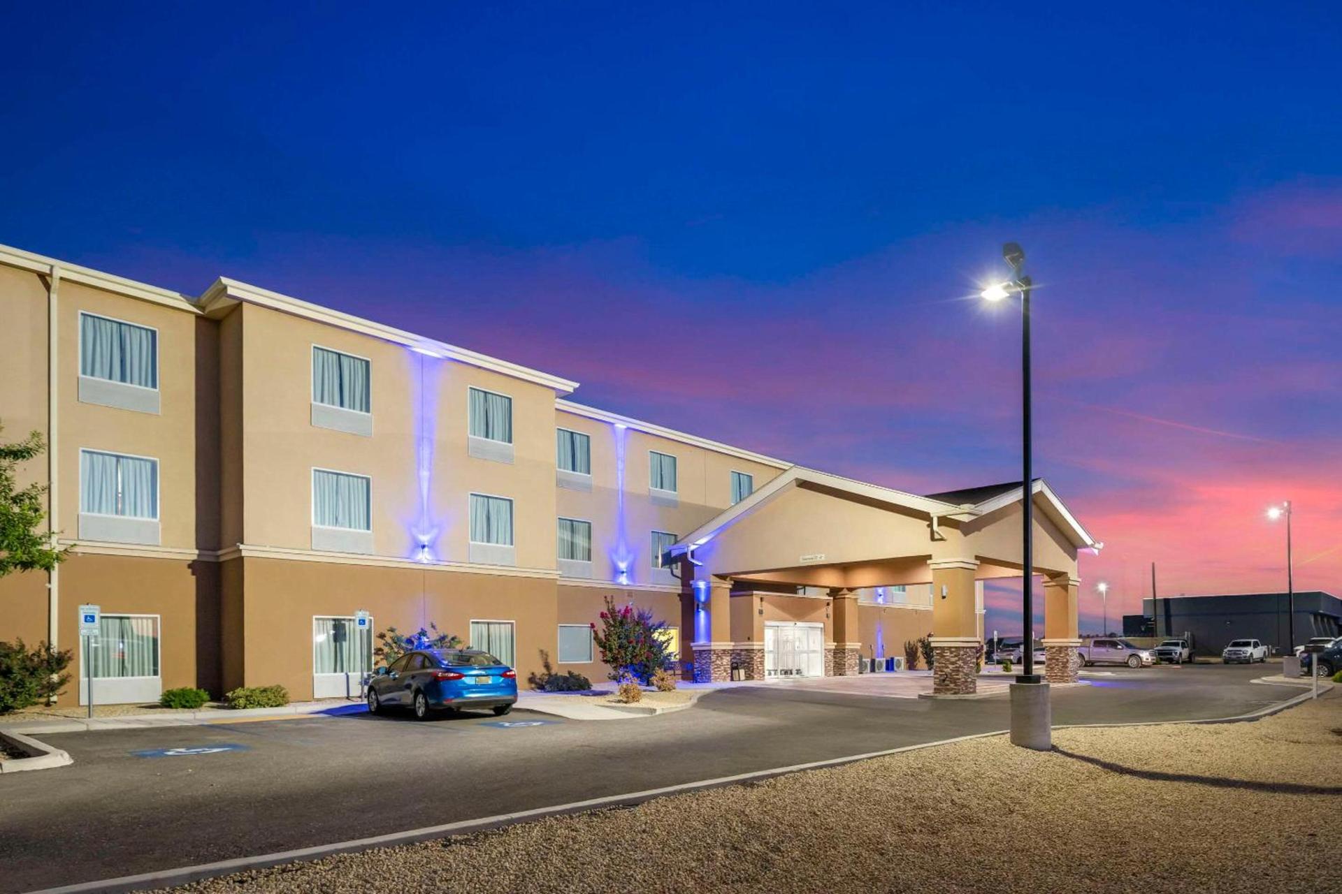 Quality Inn & Suites Carlsbad Caverns Area photo 34