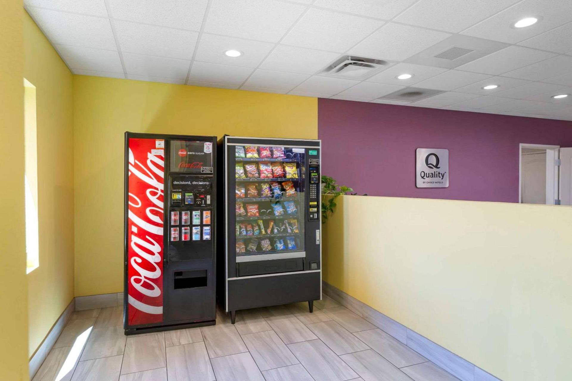 Quality Inn & Suites Carlsbad Caverns Area photo 35