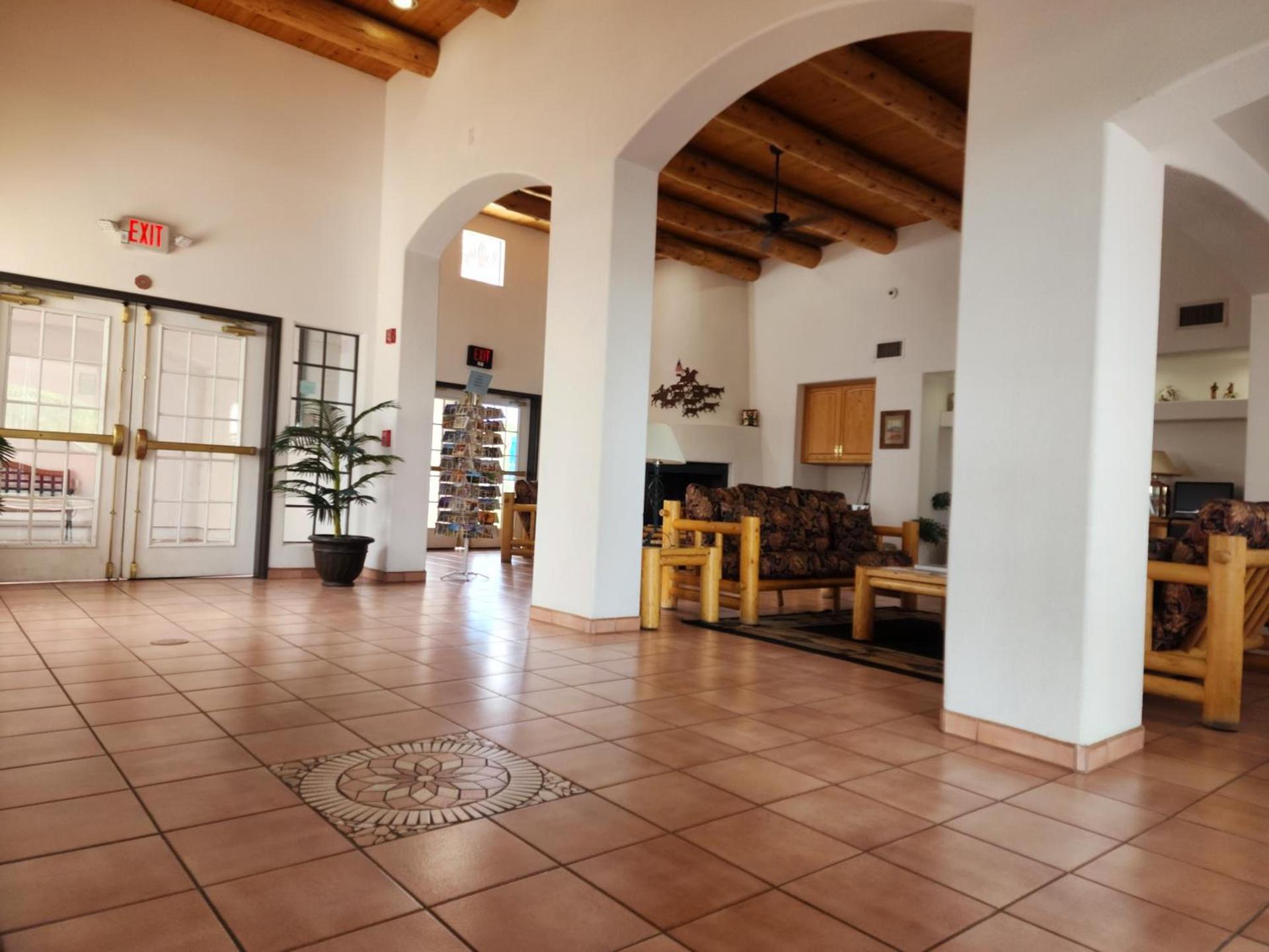 Los Viajeros Inn photo 85