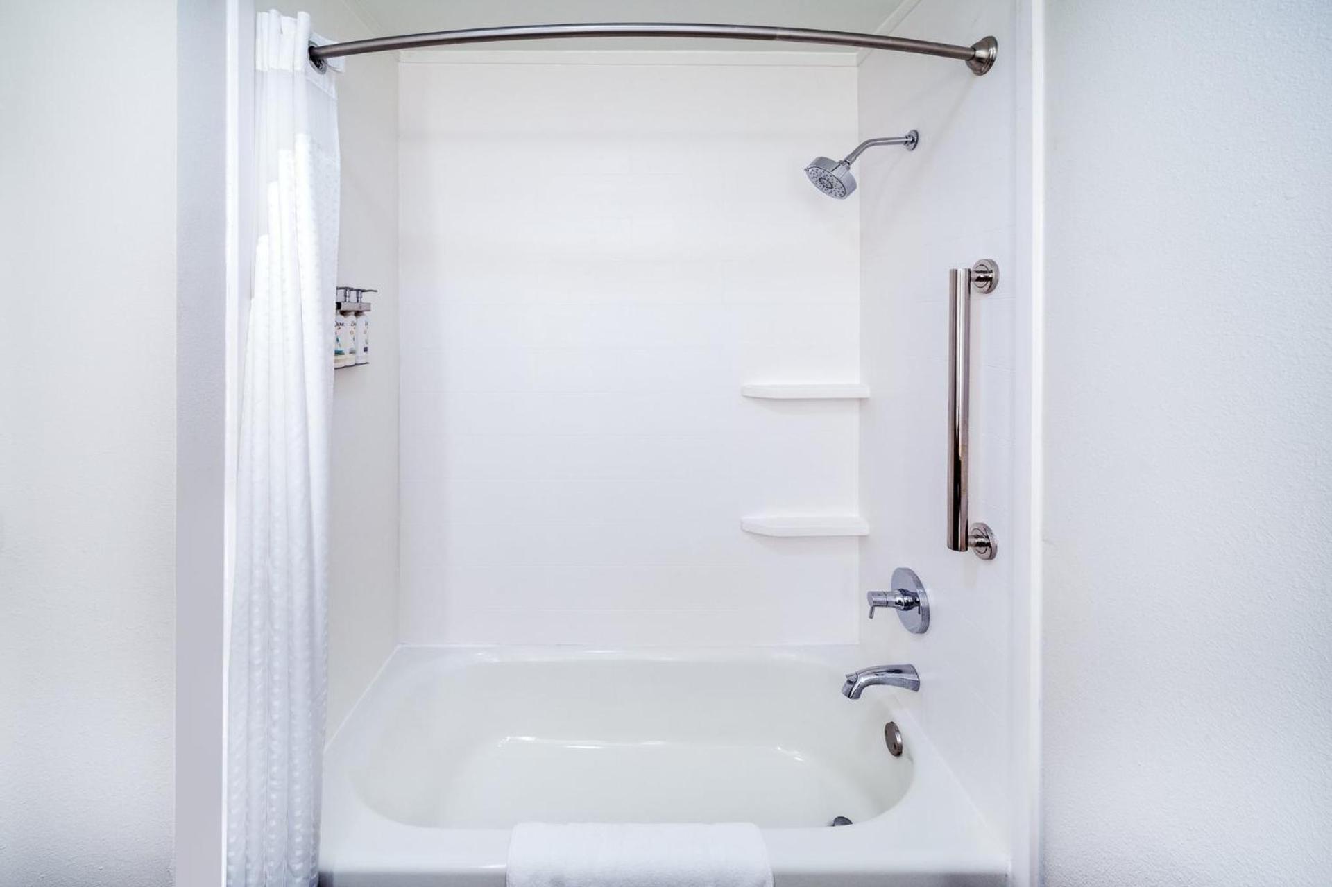 Holiday Inn Express & Suites Sulphur - Lake Charles by IHG photo 59