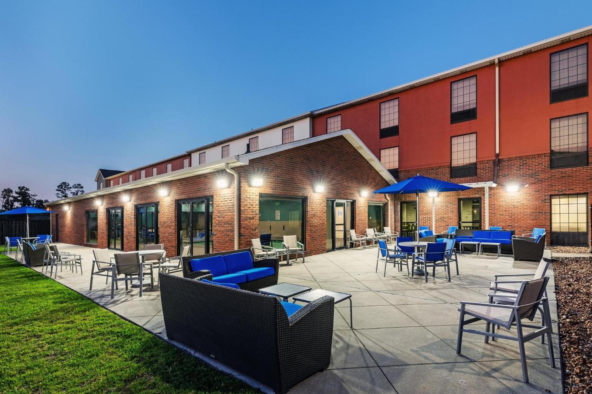 Holiday Inn Express & Suites Sulphur - Lake Charles by IHG photo 71