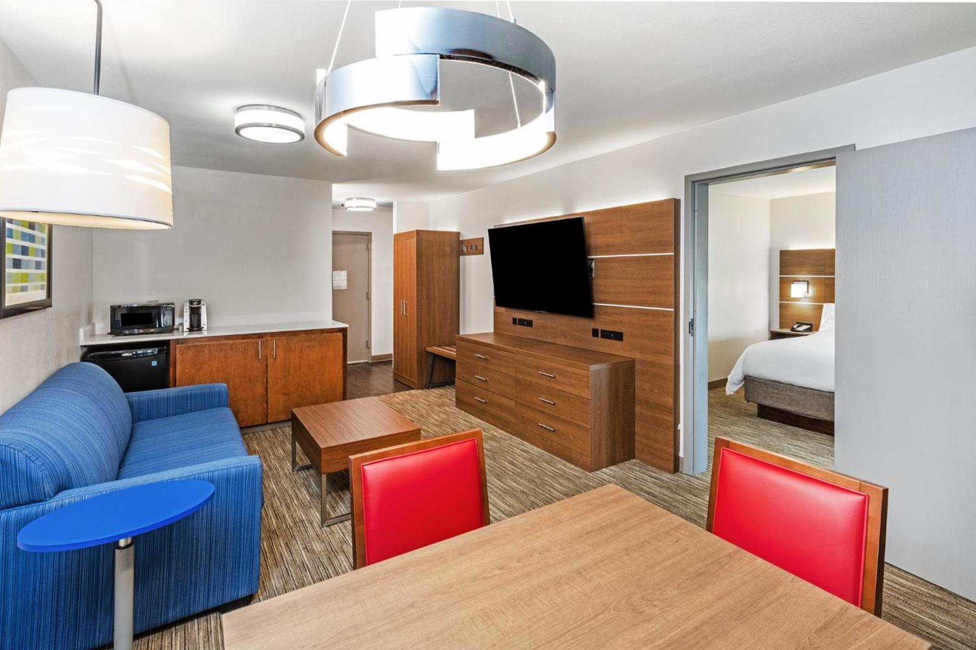 Holiday Inn Express & Suites Sulphur - Lake Charles by IHG photo 48