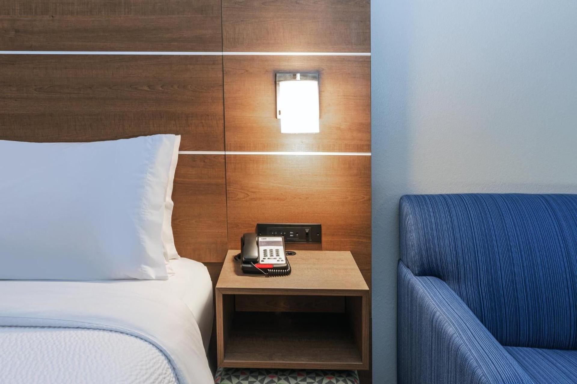 Holiday Inn Express & Suites Sulphur - Lake Charles by IHG photo 83