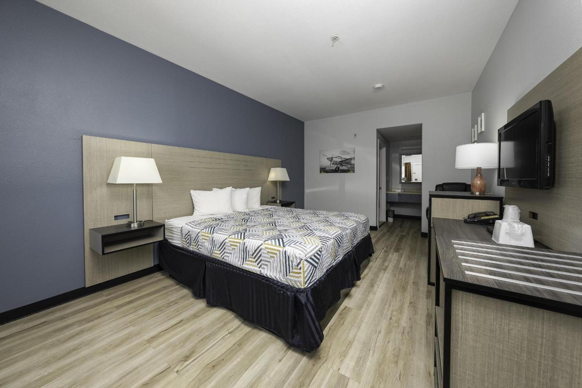 Baymont by Wyndham Ridgecrest photo 22