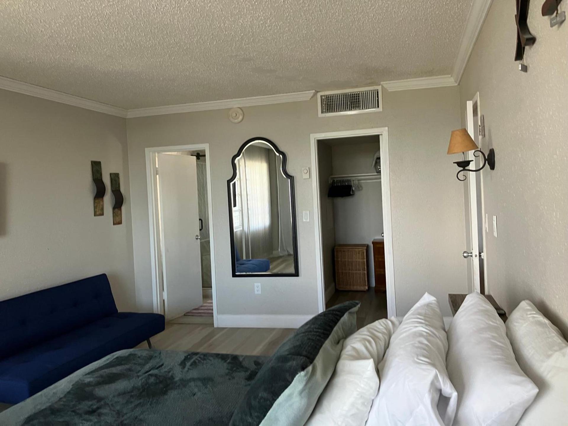 Oceanview on SAND located in Ocean Manor Resort Fort Lauderdale Beach 2 bed 2 bath spacious corner unit partial ocean view photo 52