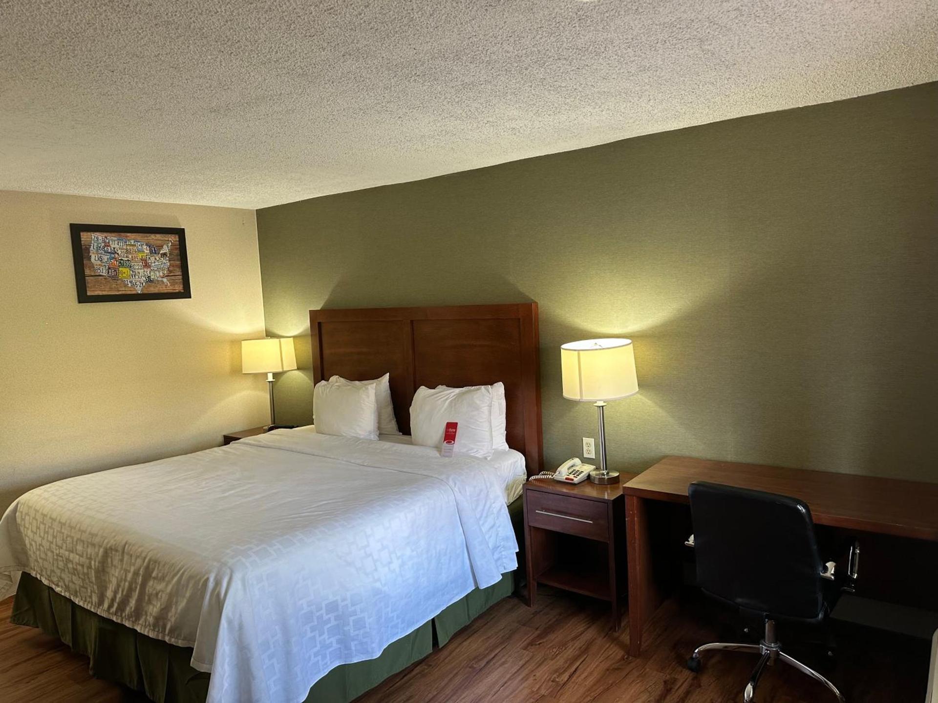 Econo Lodge Huntington - Barboursville University Area photo 39