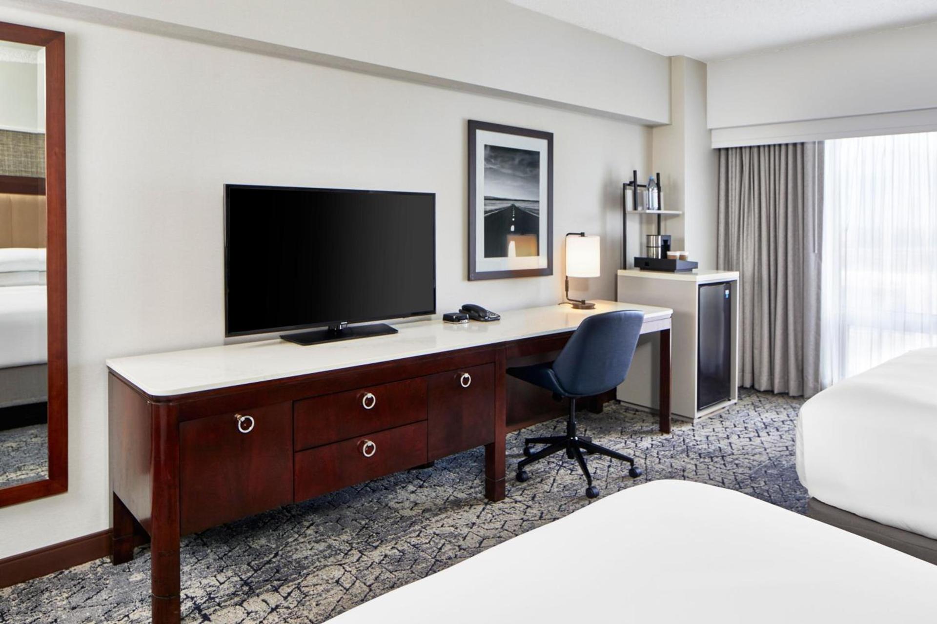 Sheraton Indianapolis Hotel at Keystone Crossing photo 13