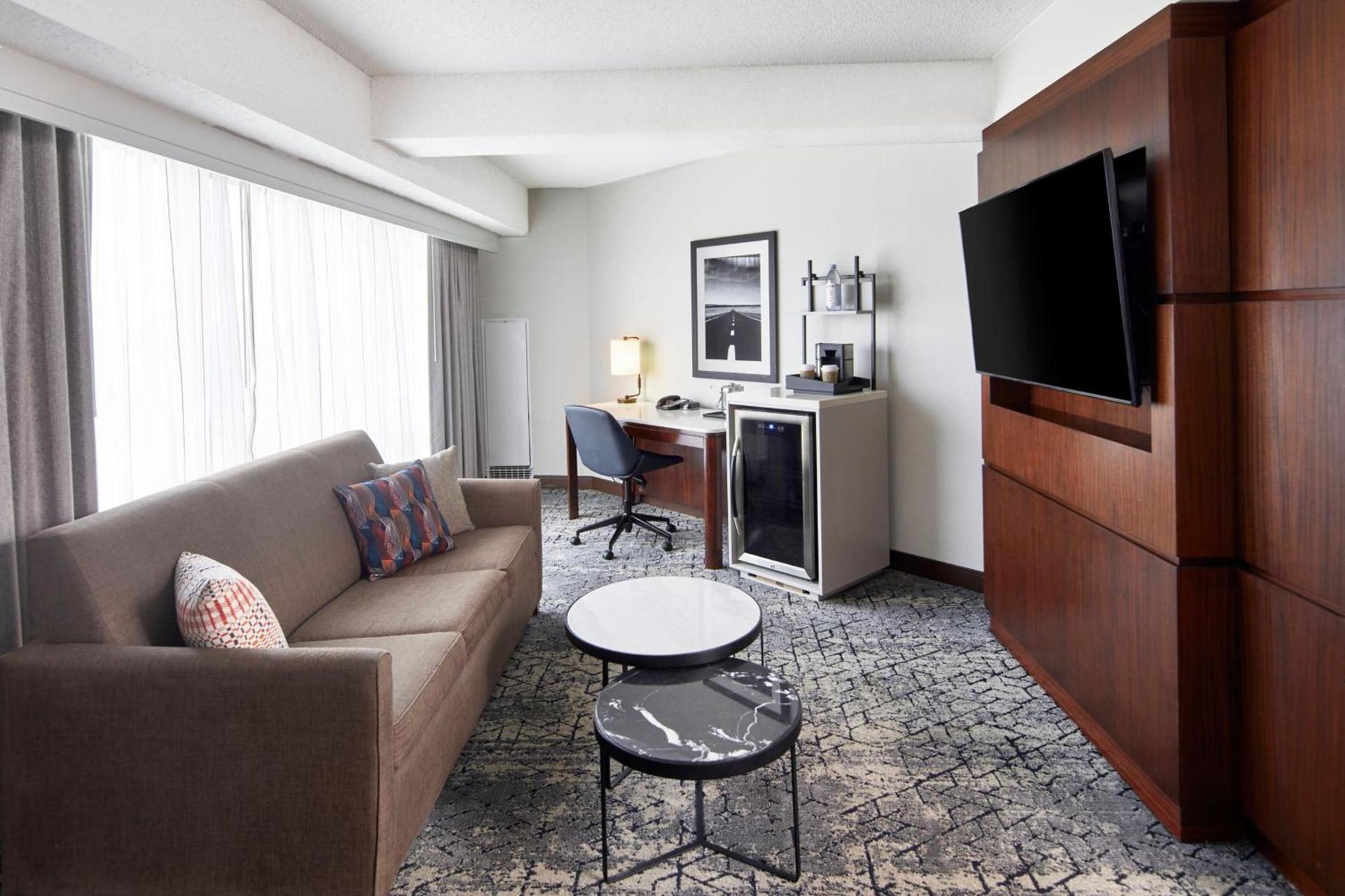 Sheraton Indianapolis Hotel at Keystone Crossing photo 24