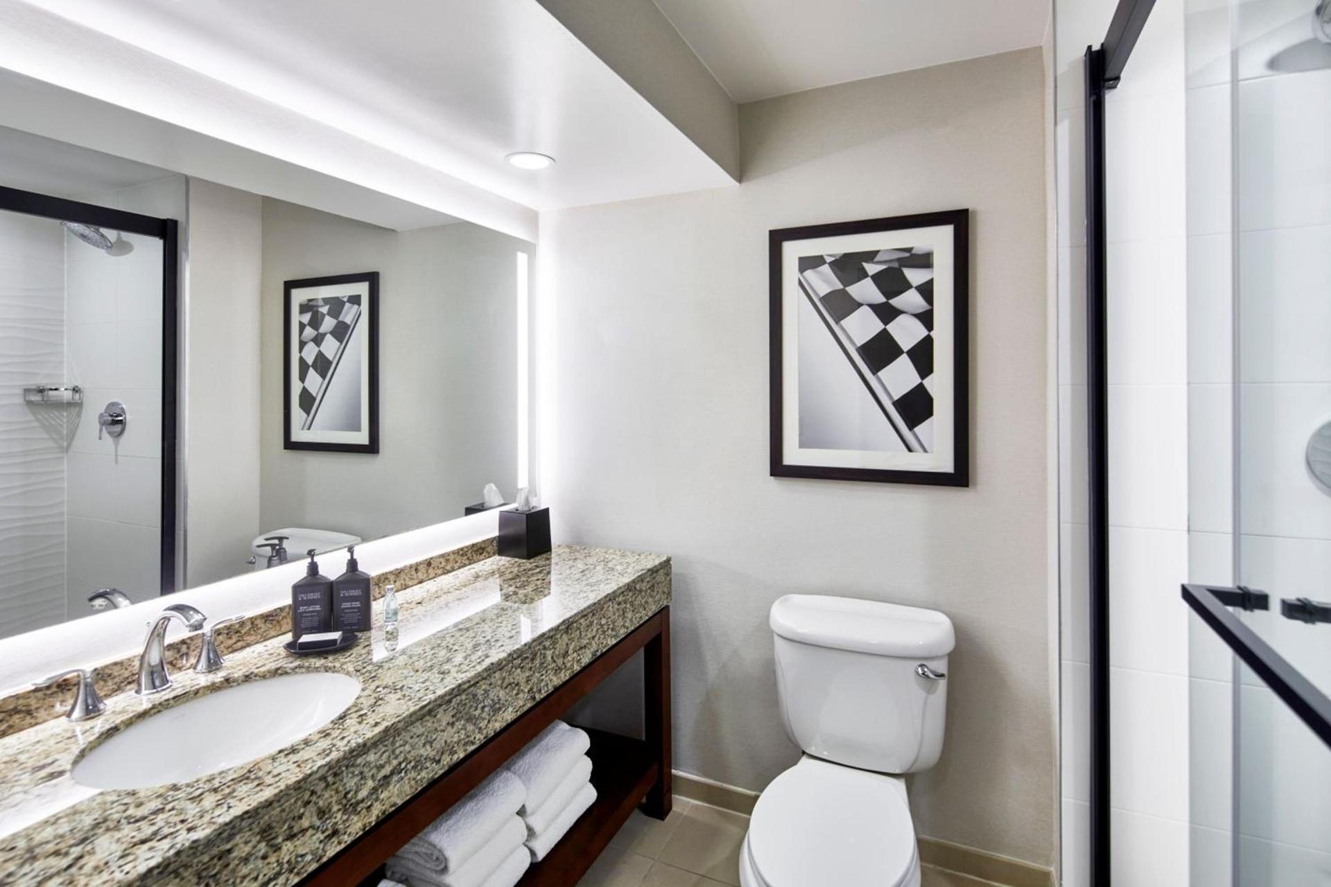 Sheraton Indianapolis Hotel at Keystone Crossing photo 31