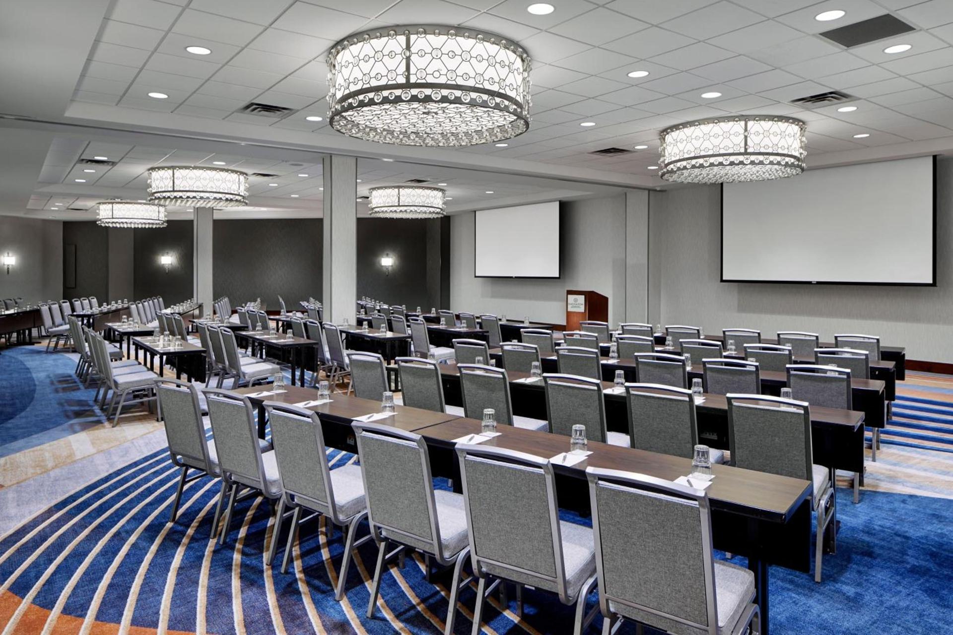 Sheraton Indianapolis Hotel at Keystone Crossing photo 42