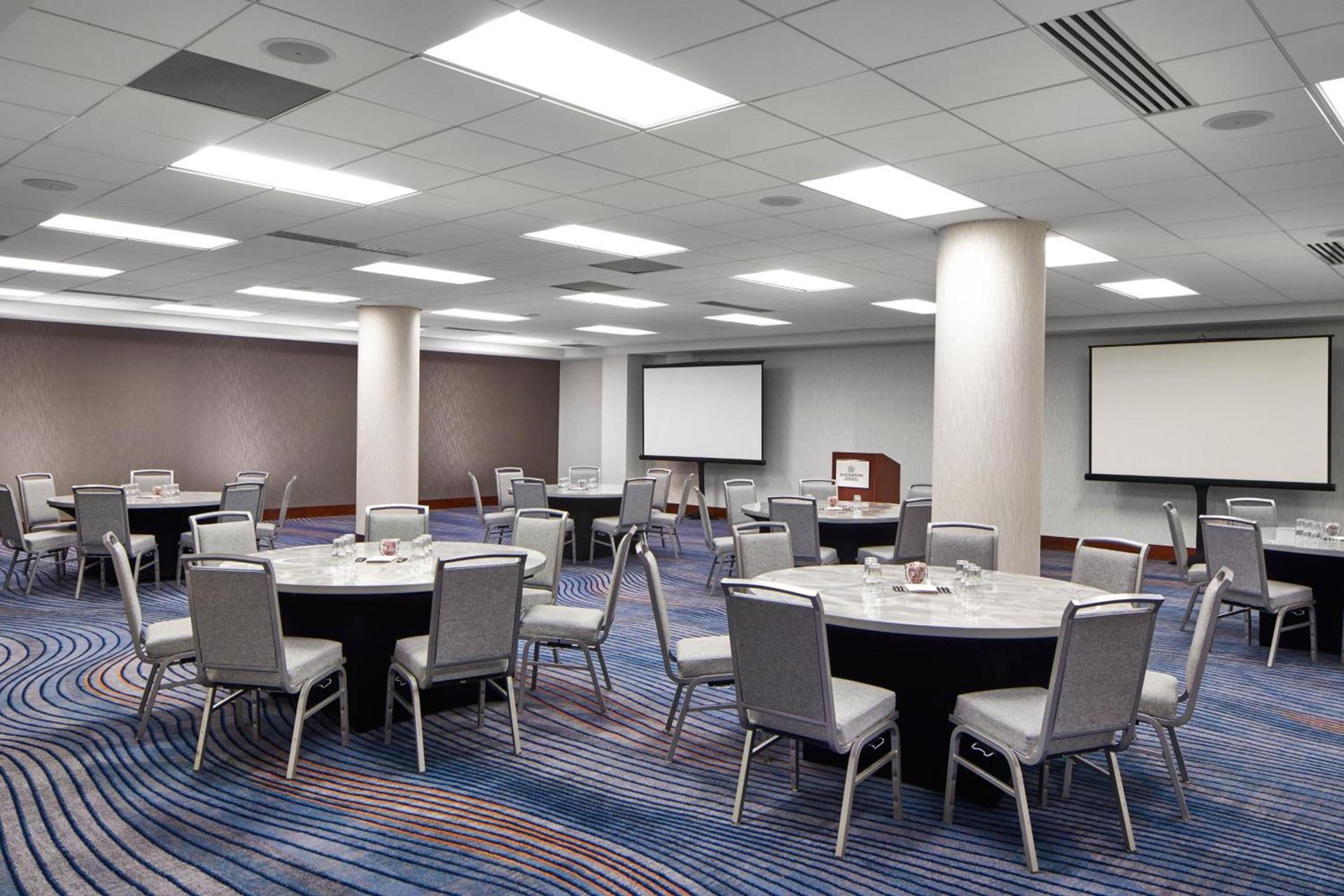 Sheraton Indianapolis Hotel at Keystone Crossing photo 43
