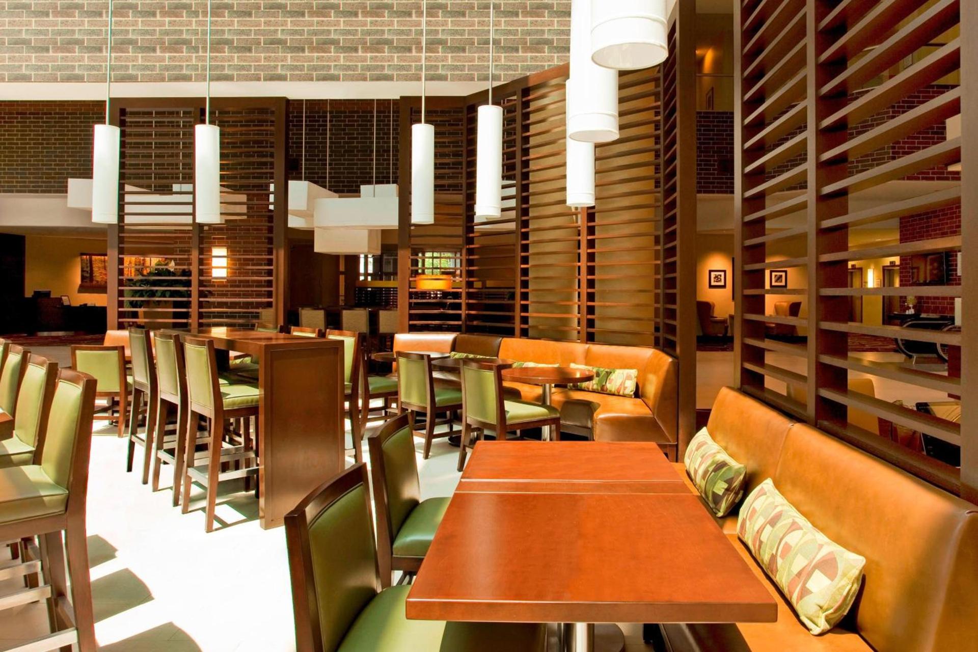 Sheraton Indianapolis Hotel at Keystone Crossing photo 35