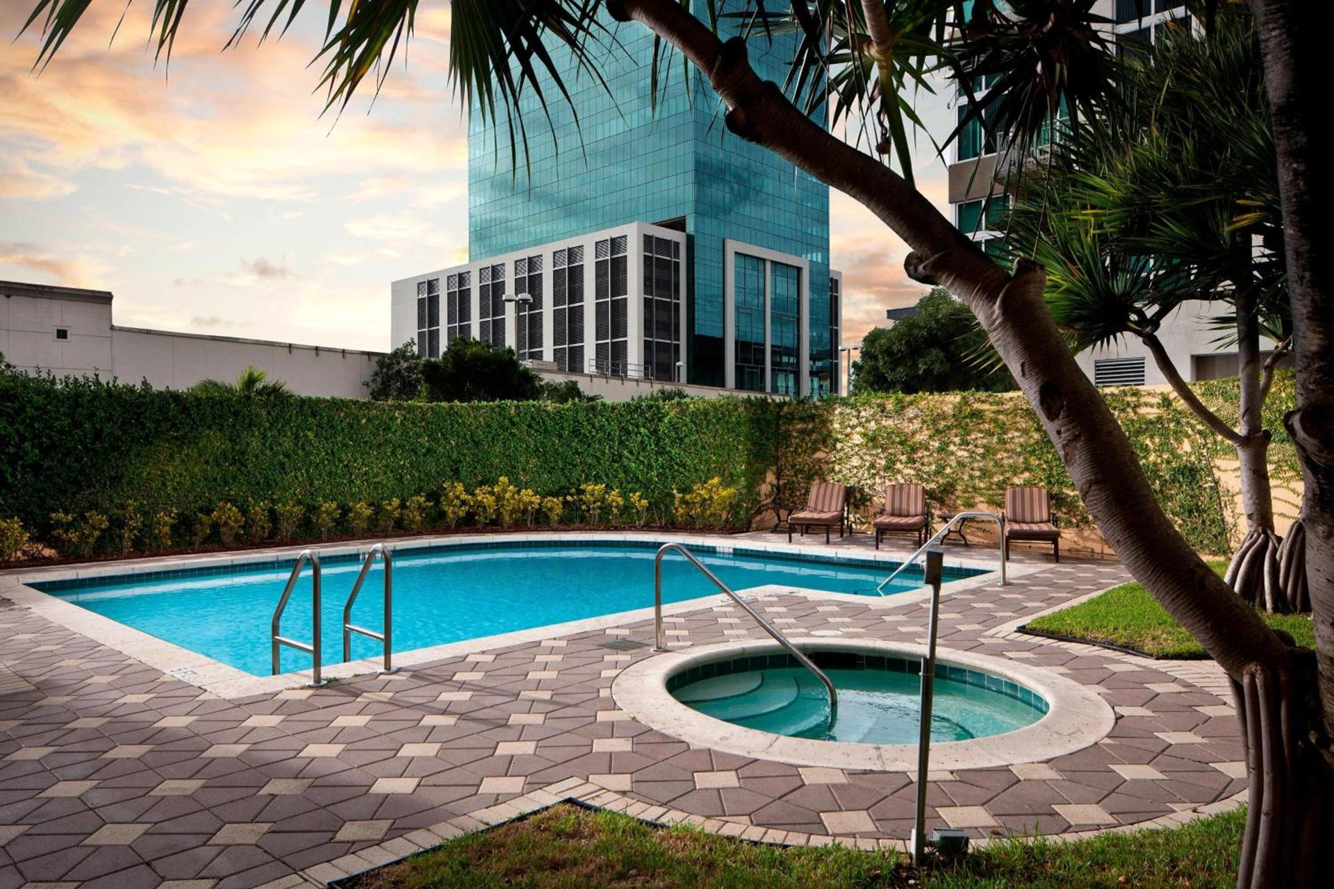 Courtyard Miami Dadeland photo 29