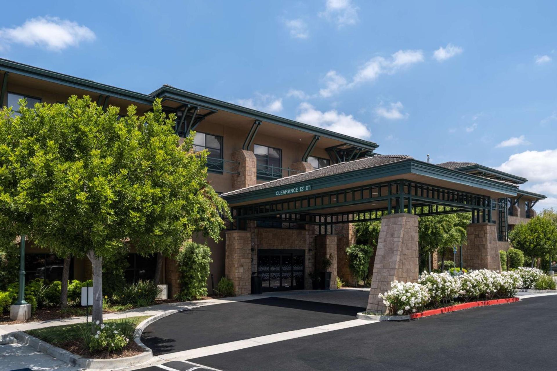 Hampton Inn & Suites Agoura Hills photo 3