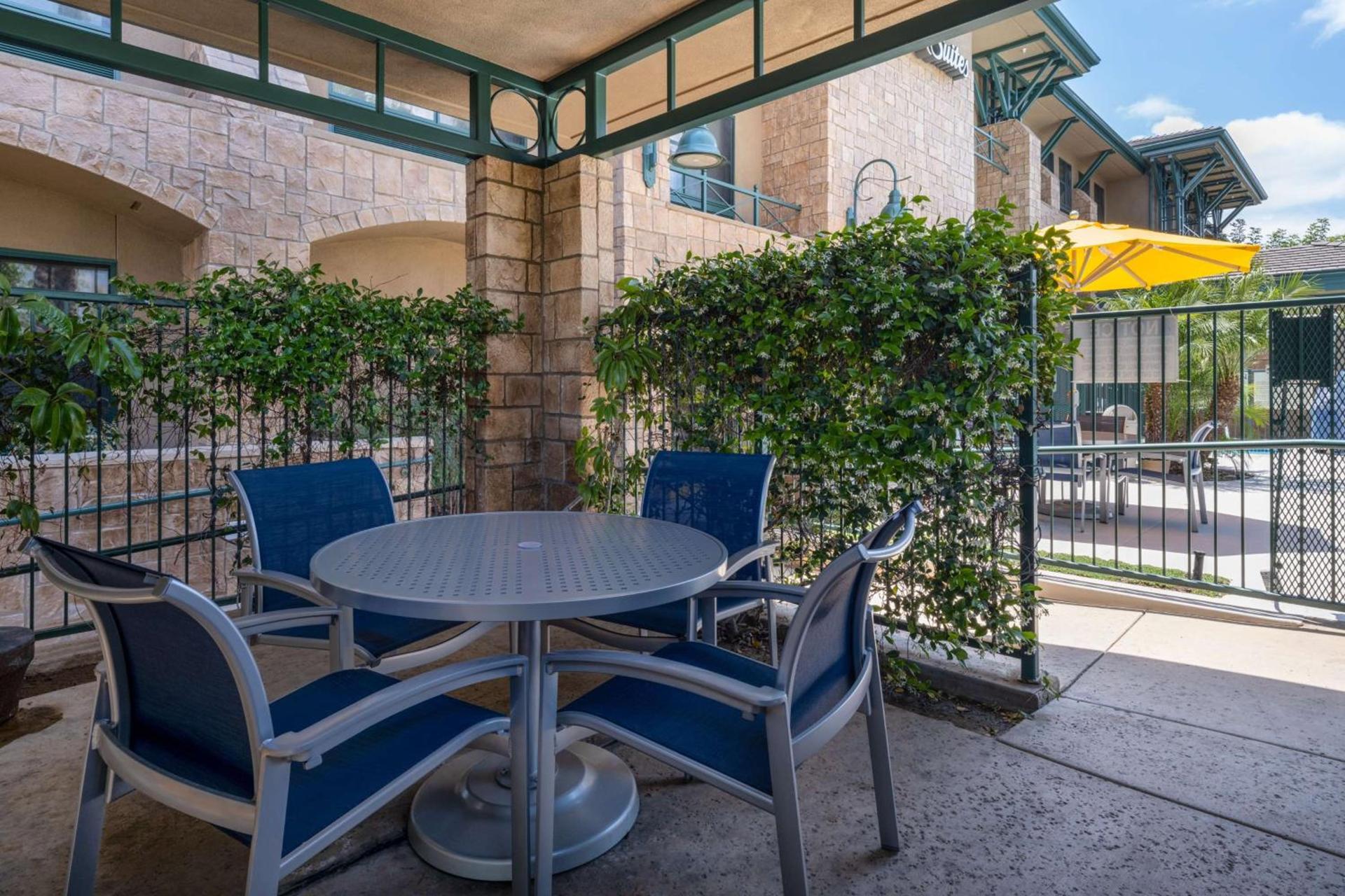 Hampton Inn & Suites Agoura Hills photo 4