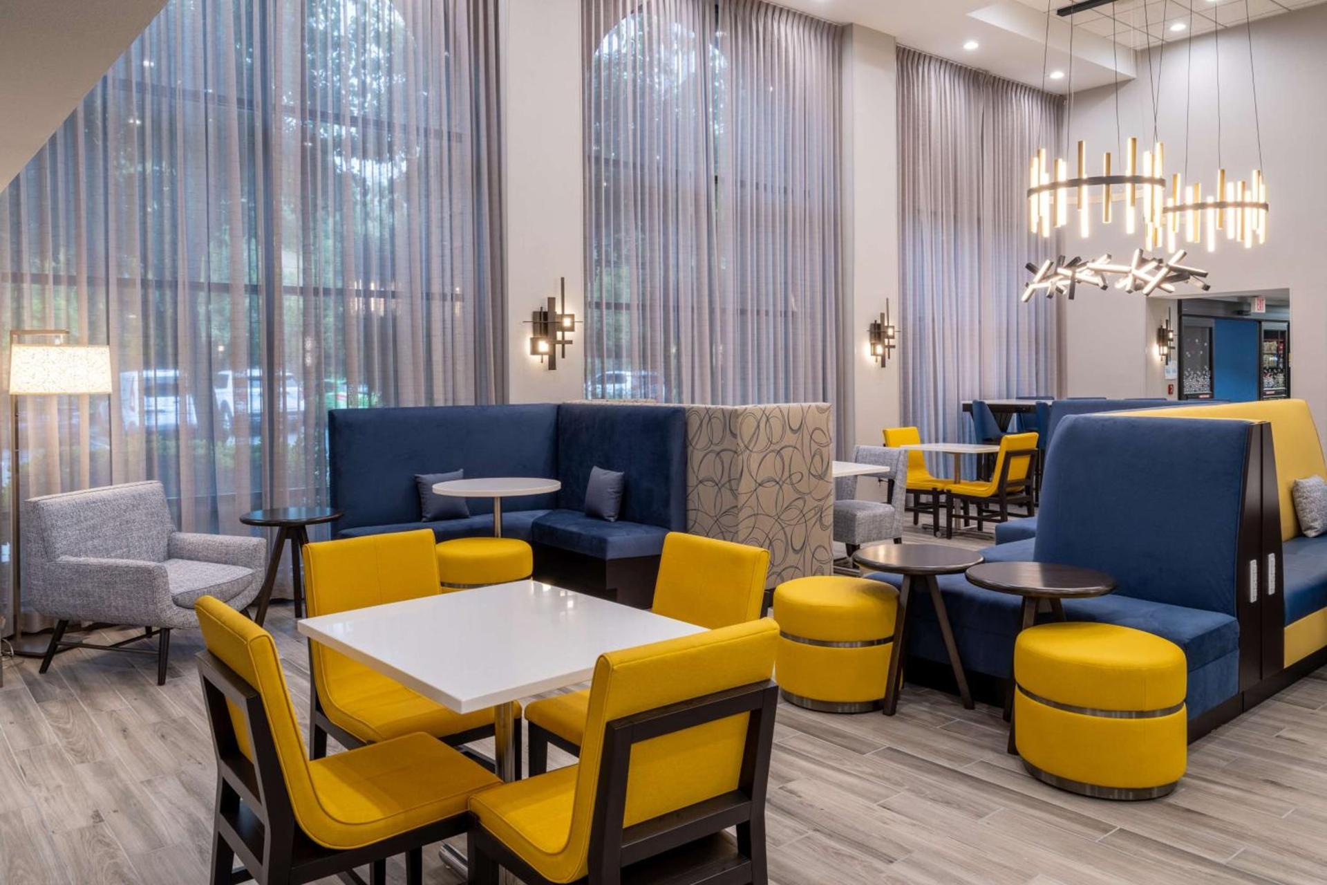 Hampton Inn & Suites Agoura Hills photo 11