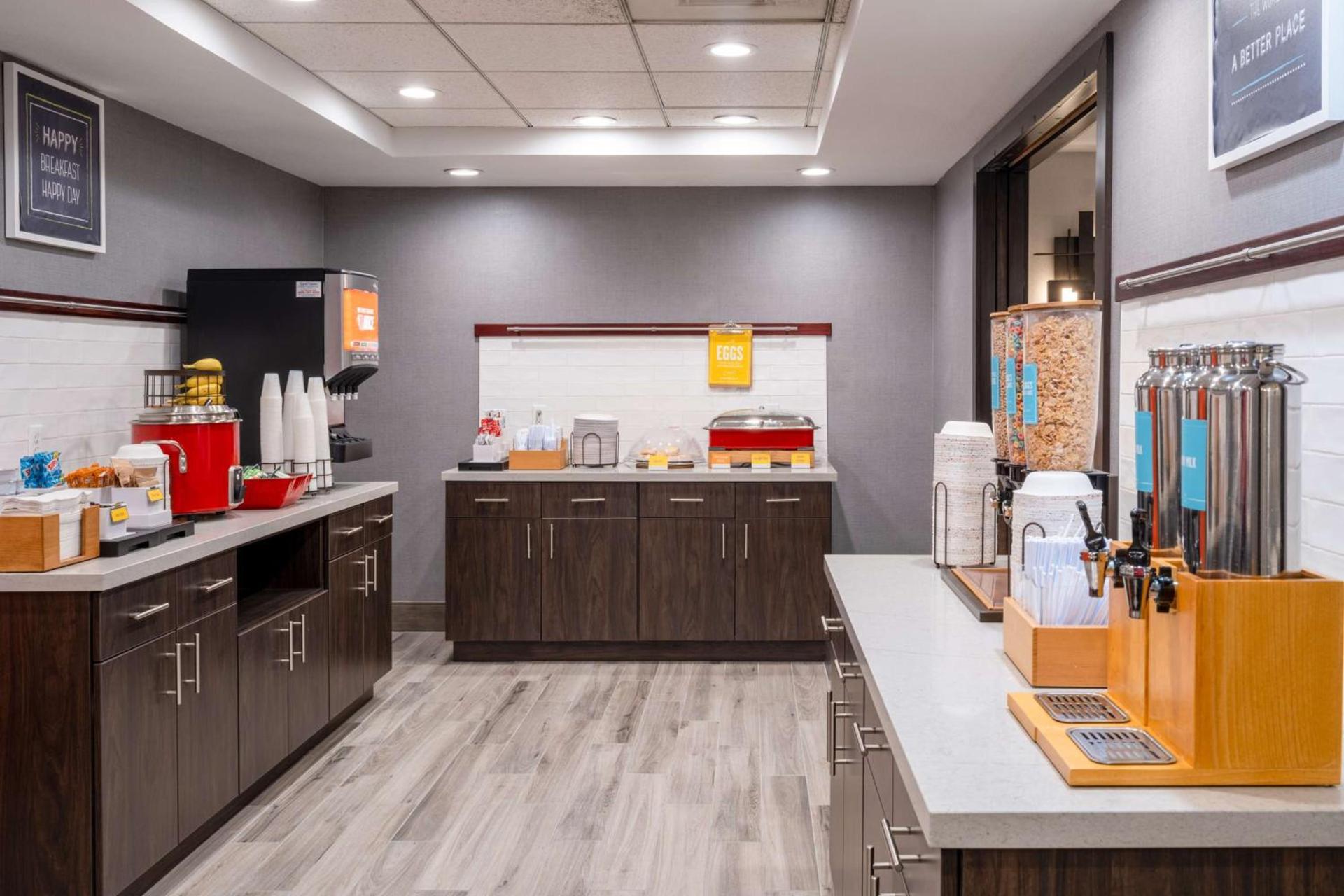 Hampton Inn & Suites Agoura Hills photo 18