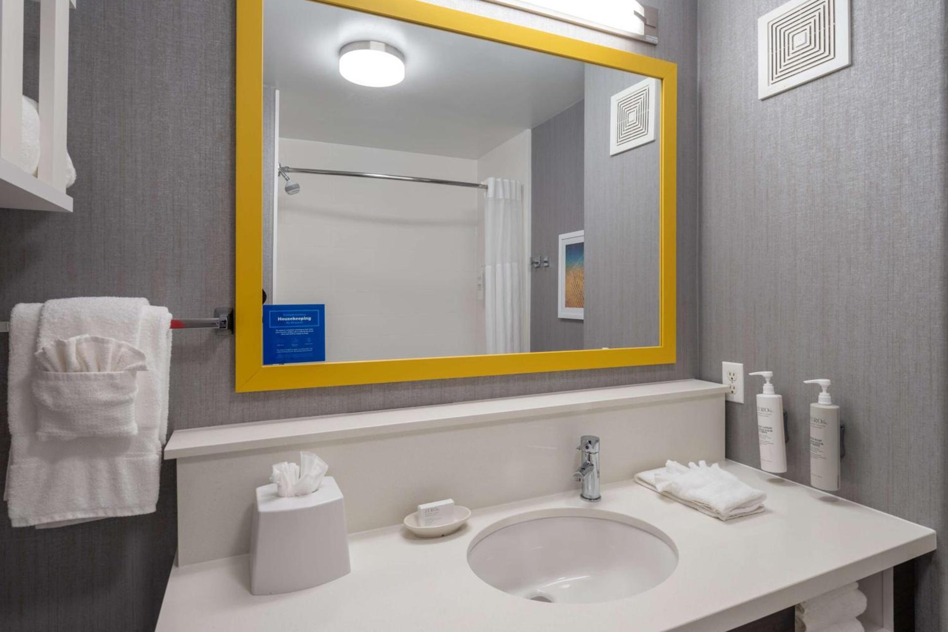 Hampton Inn & Suites Agoura Hills photo 37