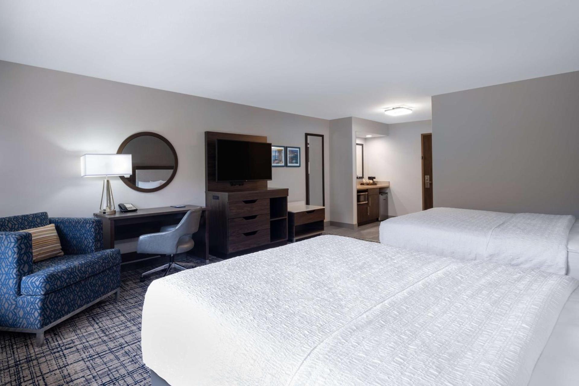 Hampton Inn & Suites Agoura Hills photo 40
