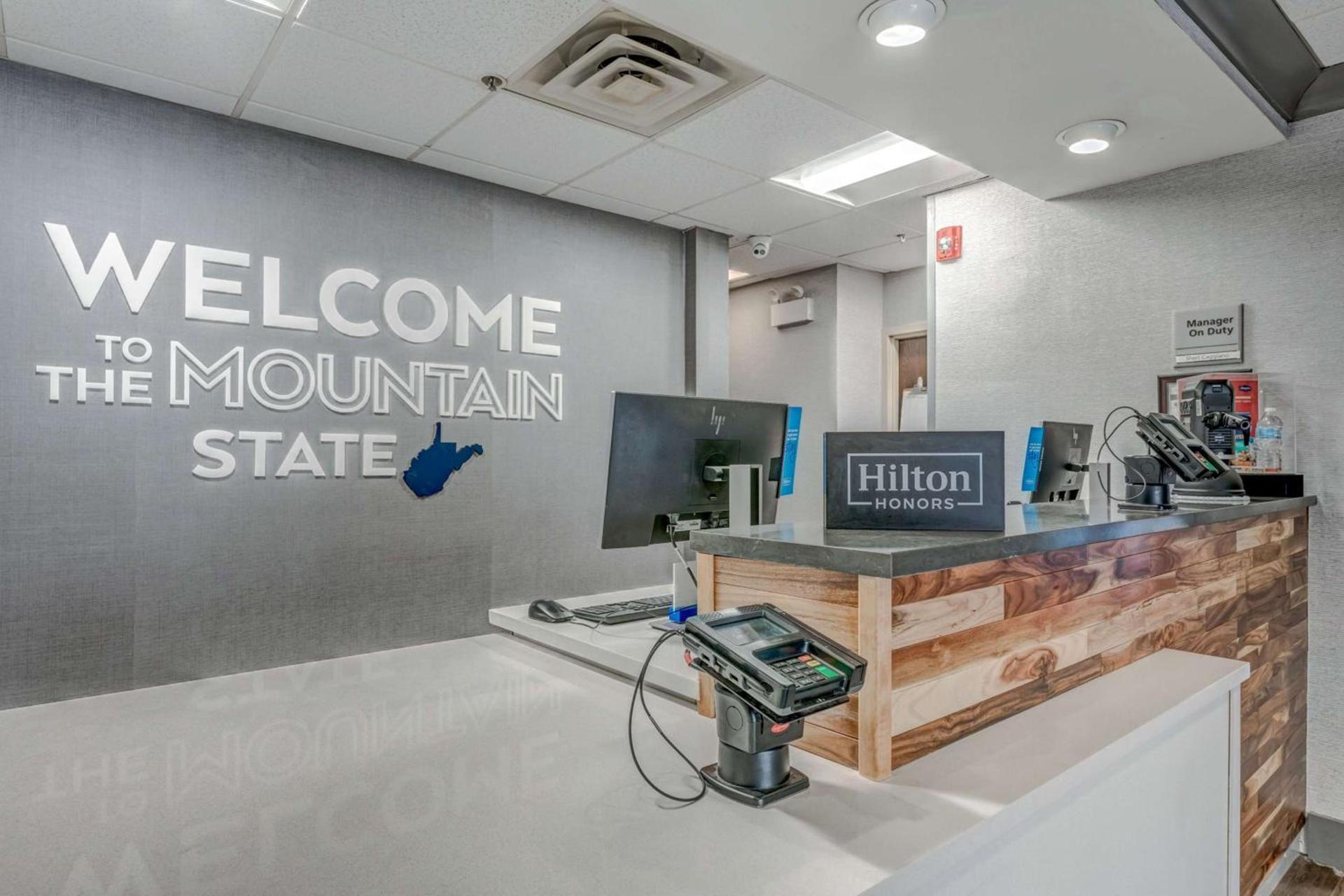 Hampton Inn Morgantown photo 13