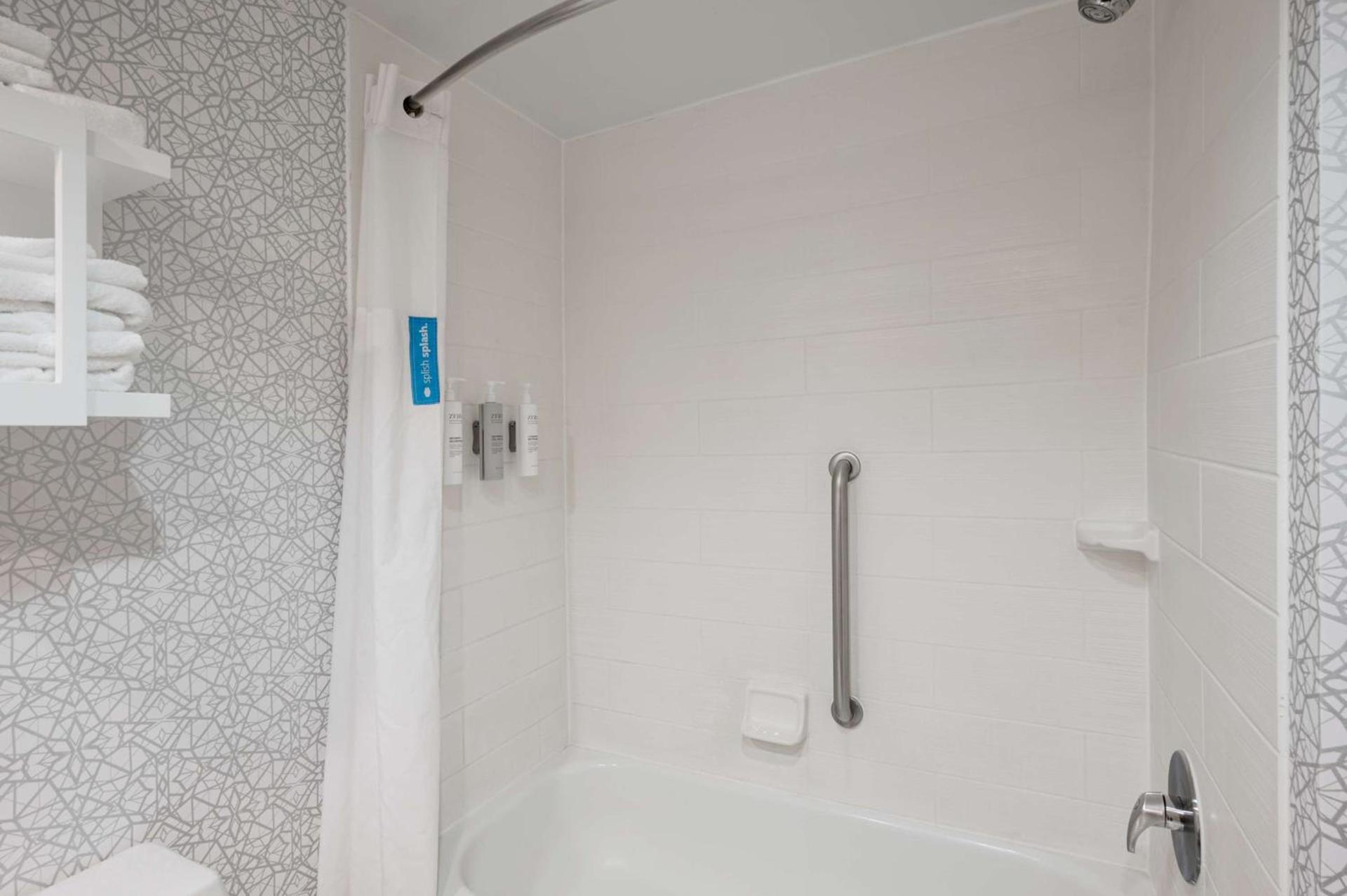 Hampton Inn Baltimore/White Marsh photo 50