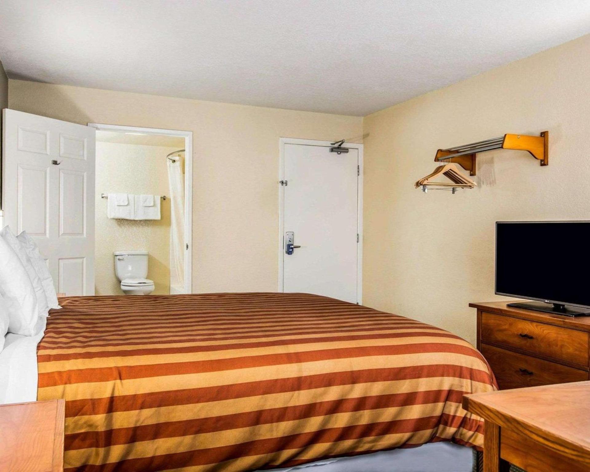Rodeway Inn San Clemente Beach photo 9