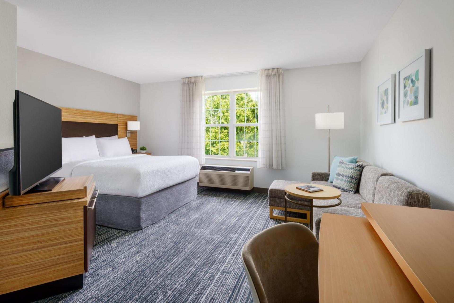 TownePlace Suites Manchester-Boston Regional Airport photo 11