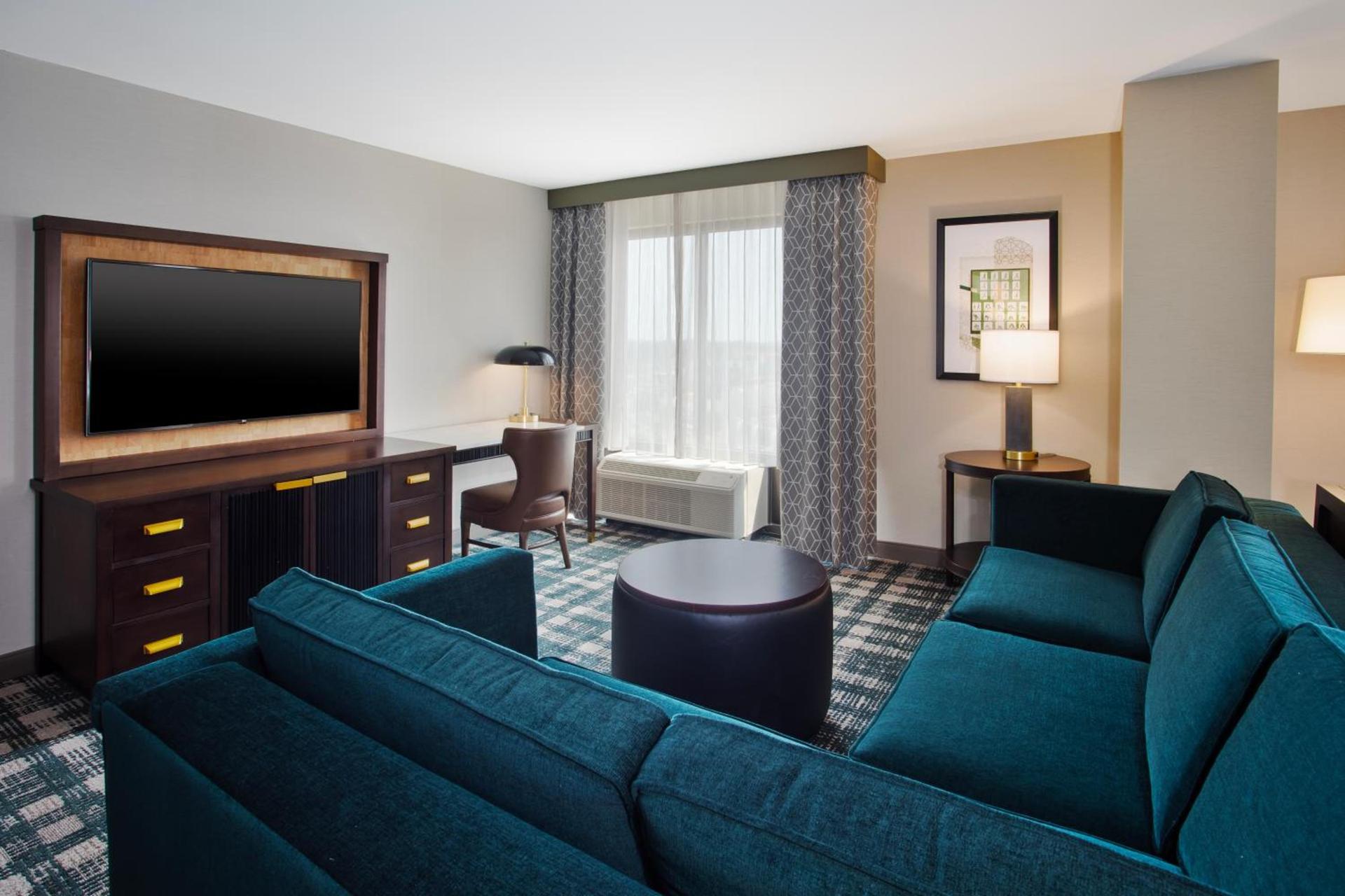DoubleTree by Hilton Lansing photo 52