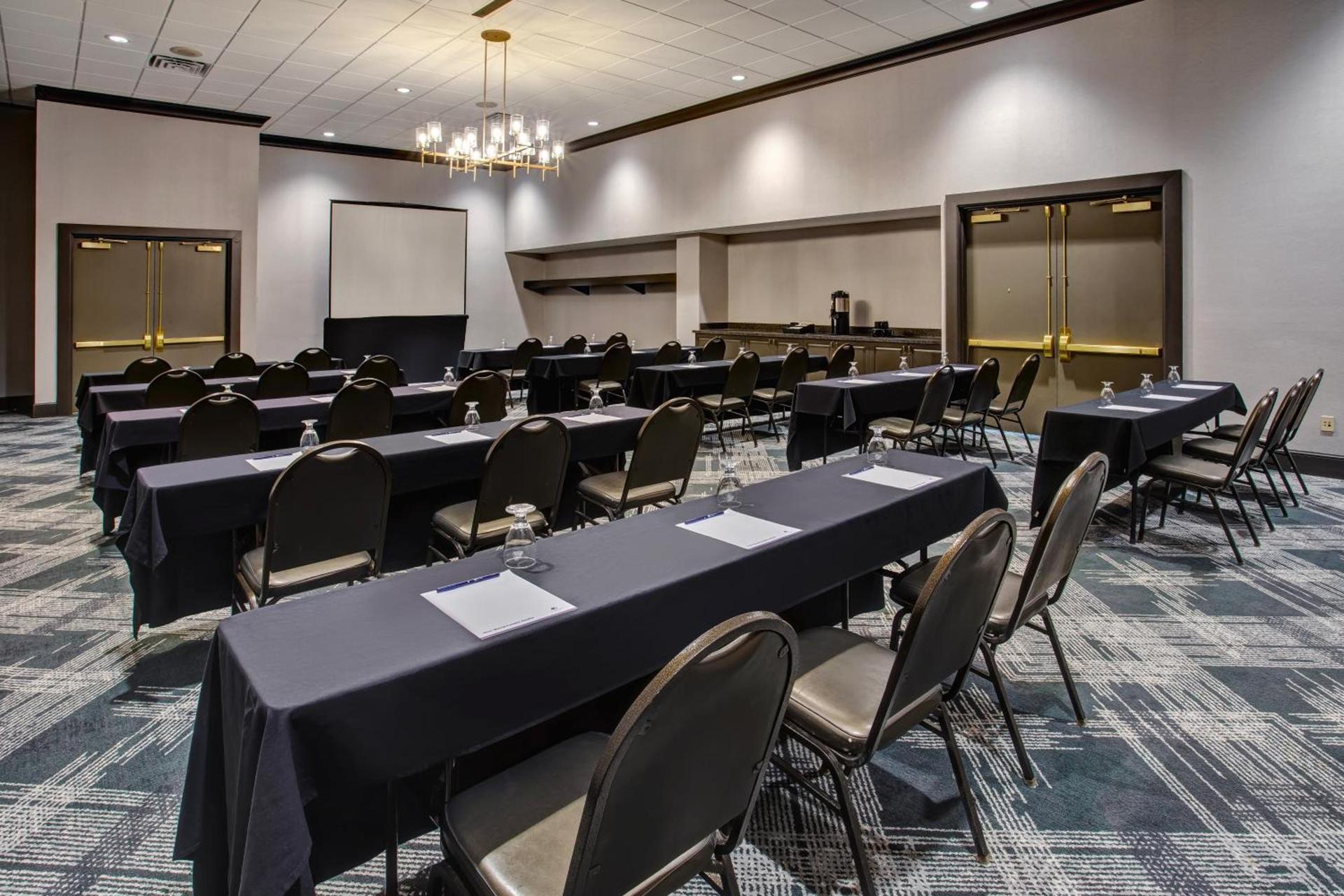 DoubleTree by Hilton Lansing photo 58