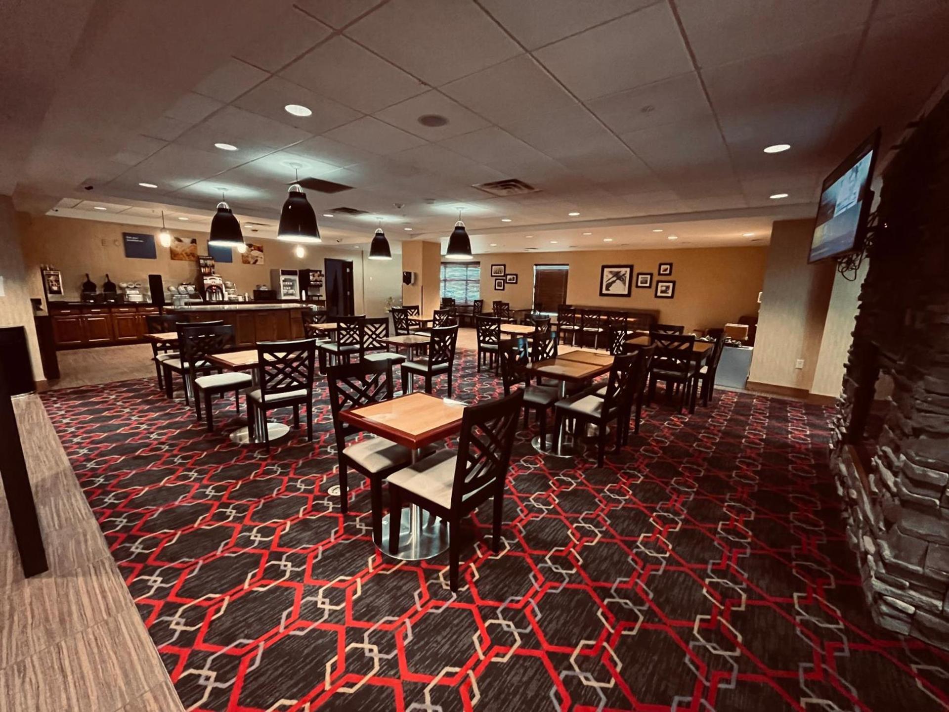 Legend Hotel Minot photo 23