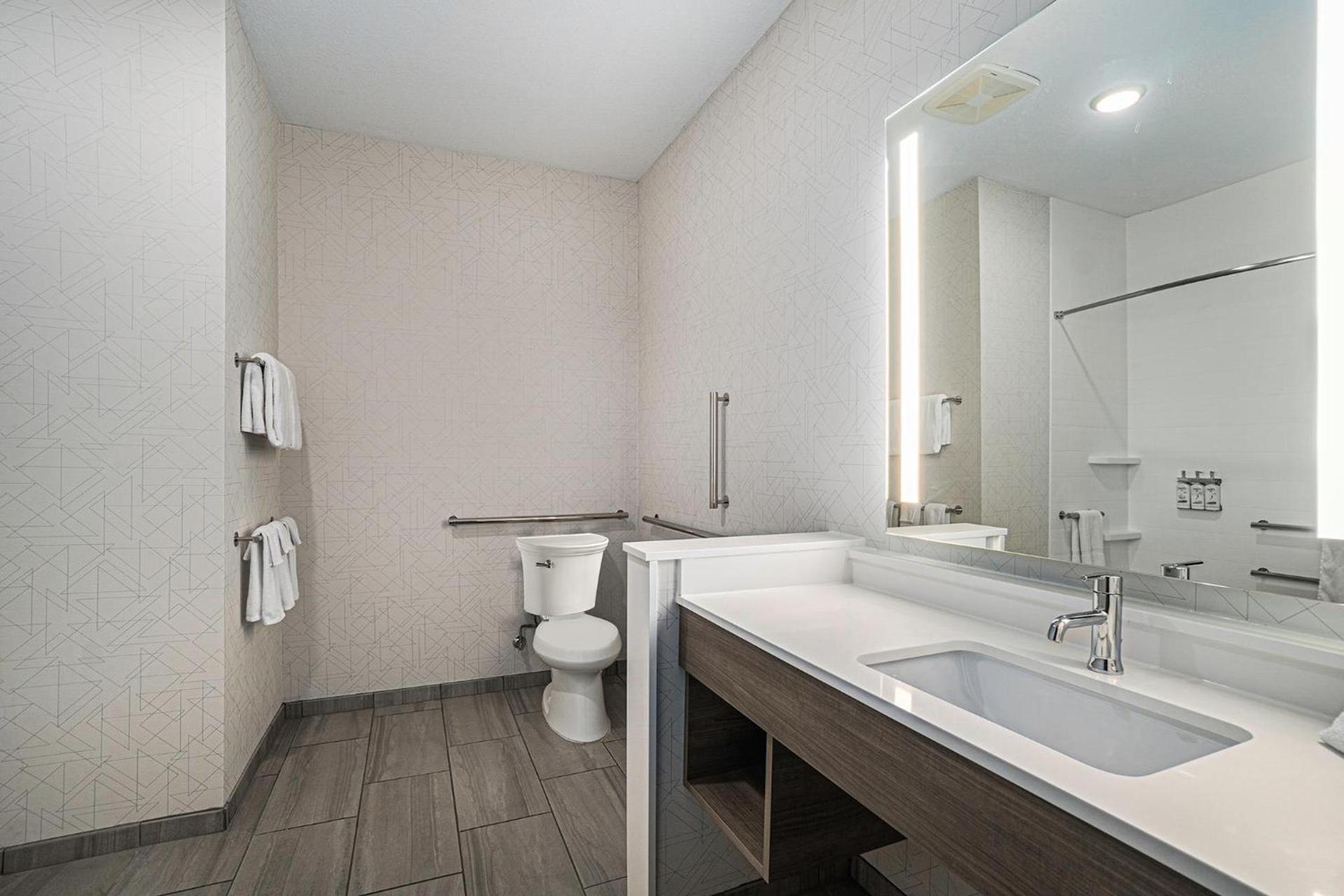 Holiday Inn Express Fremont by IHG photo 26