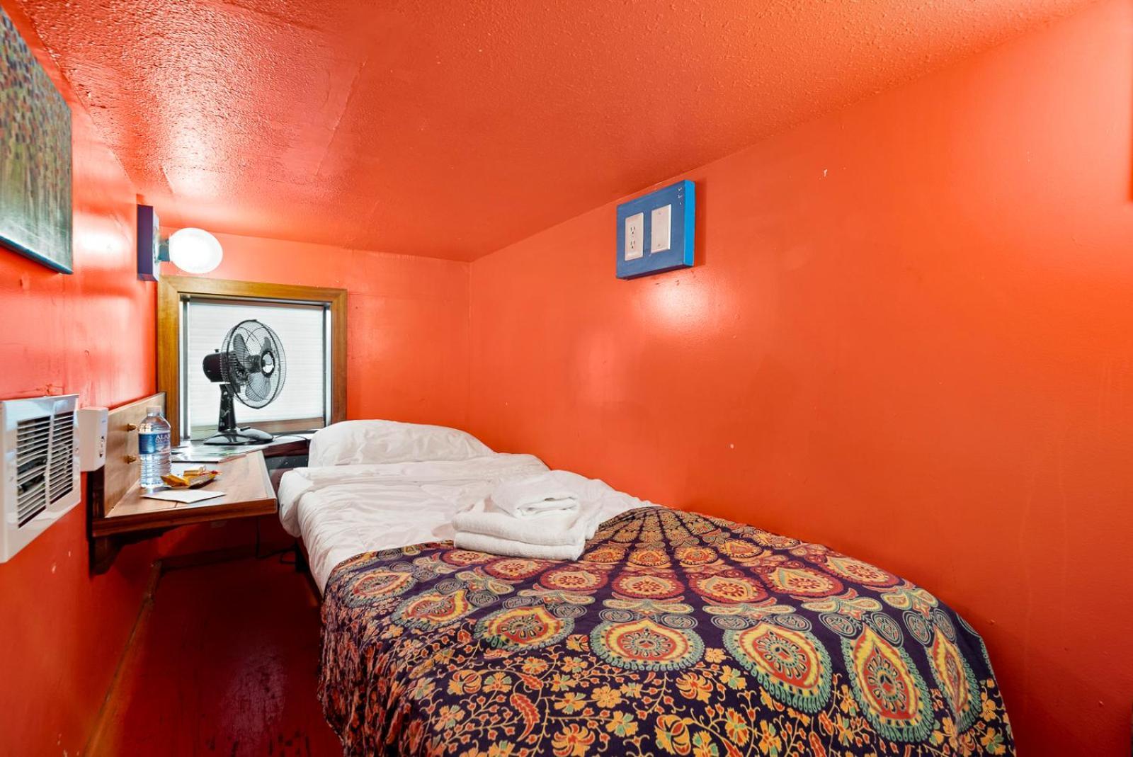 Qupqugiaq Inn photo 33