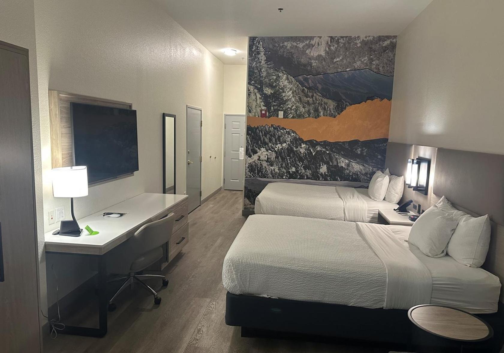 La Quinta Inn & Suites by Wyndham Albuquerque Midtown photo 32