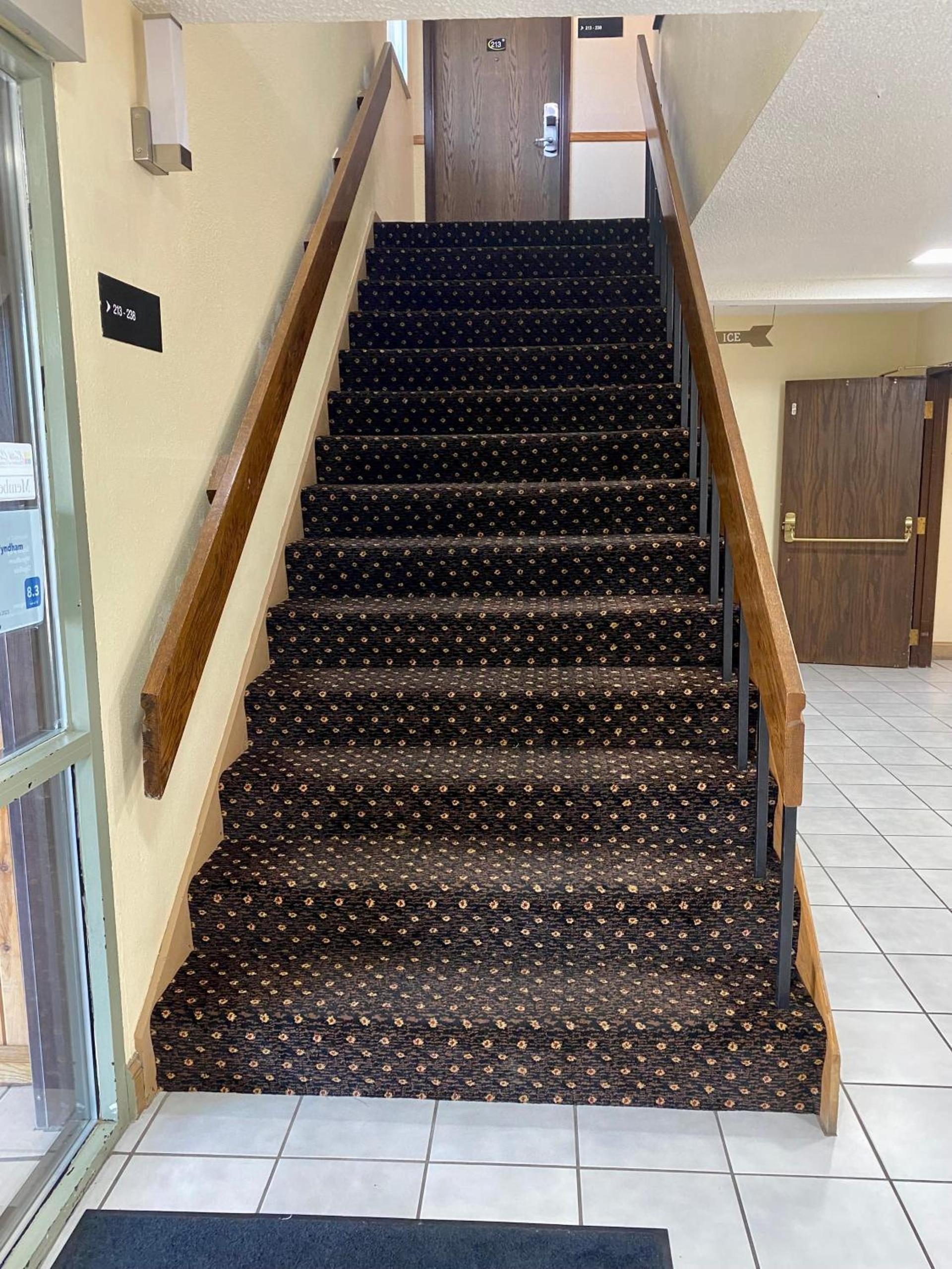 Super 8 by Wyndham Ogallala photo 60