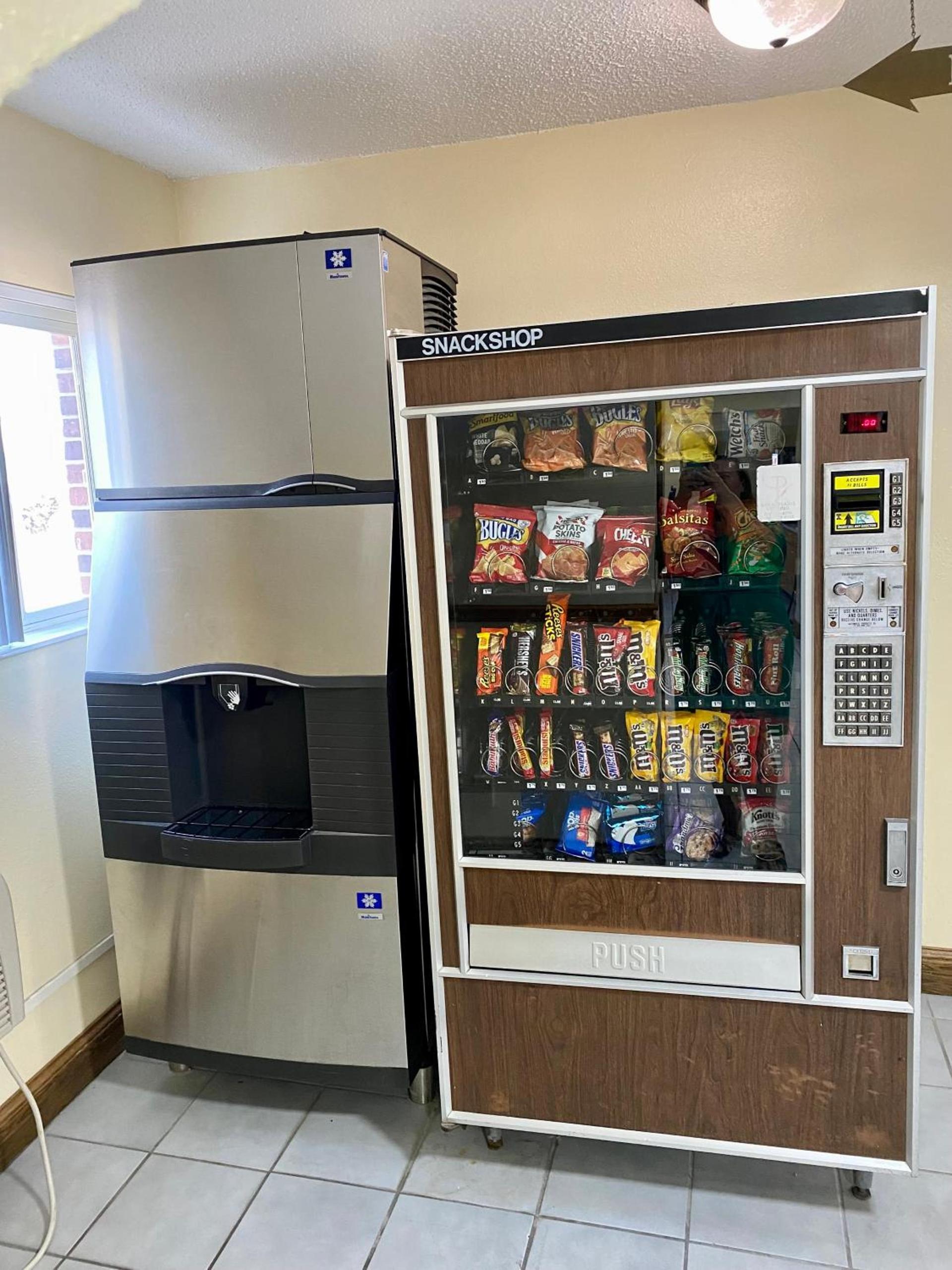 Super 8 by Wyndham Ogallala photo 62