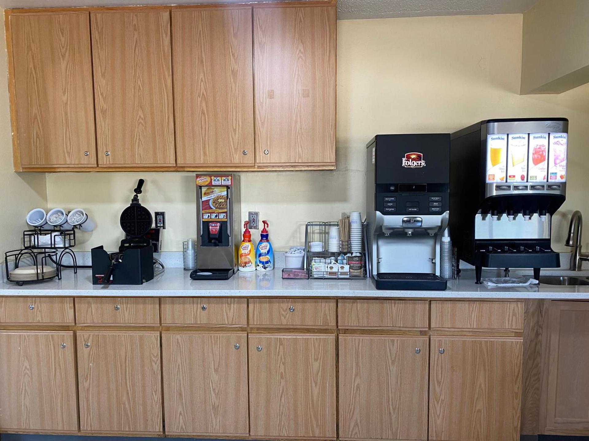 Super 8 by Wyndham Ogallala photo 69