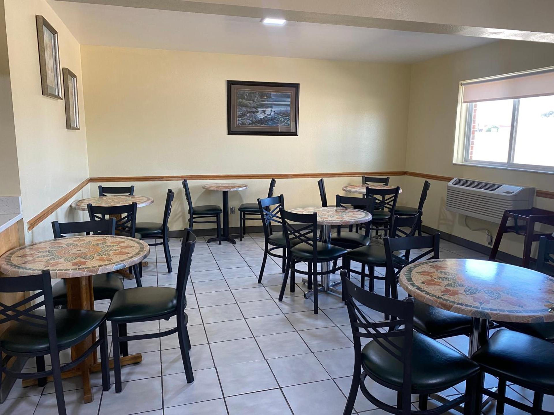 Super 8 by Wyndham Ogallala photo 68