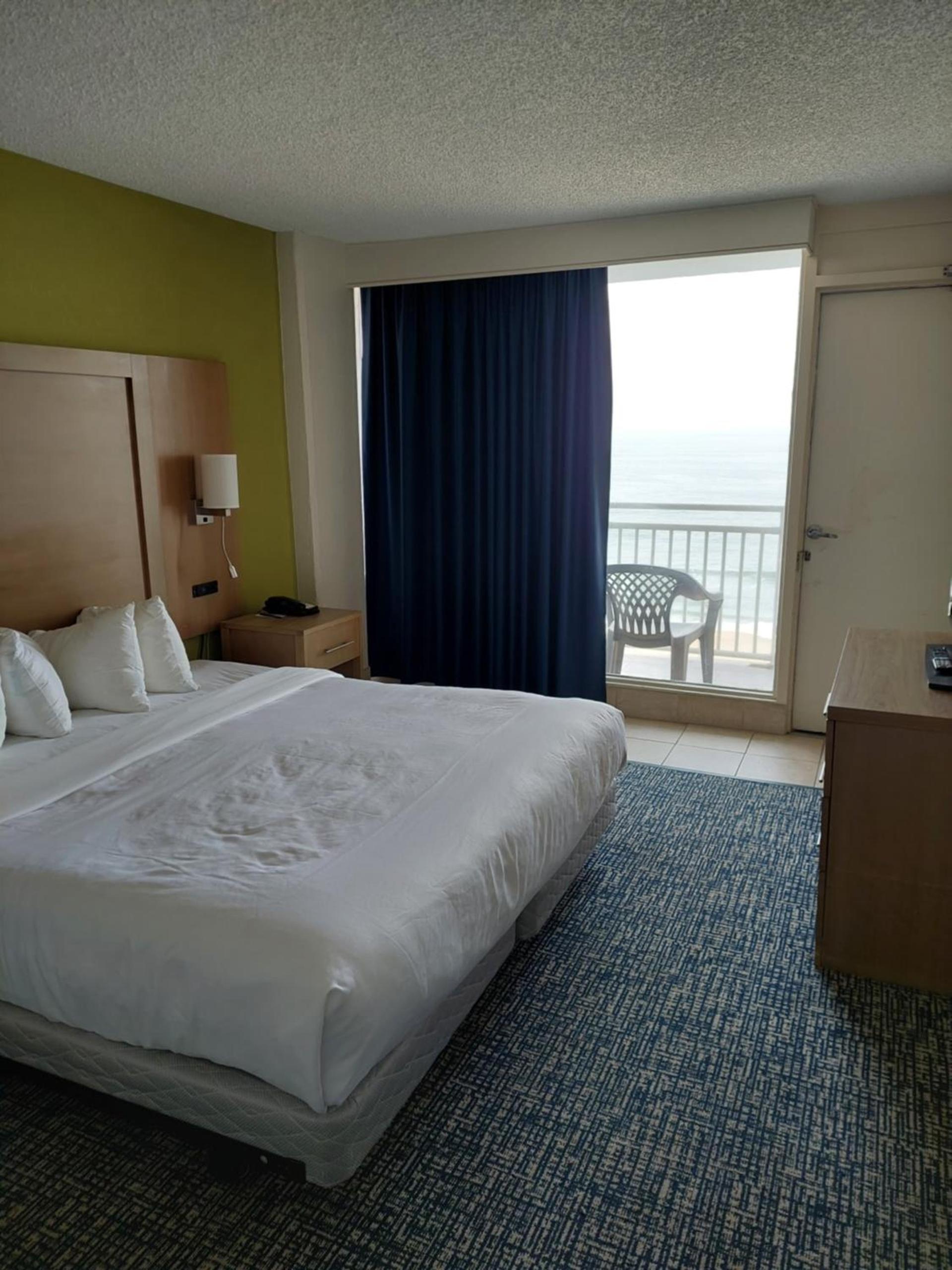 Comfort Suites Beachfront photo 22