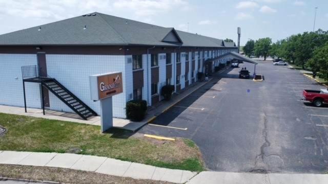 Grand Inn Fargo photo 1