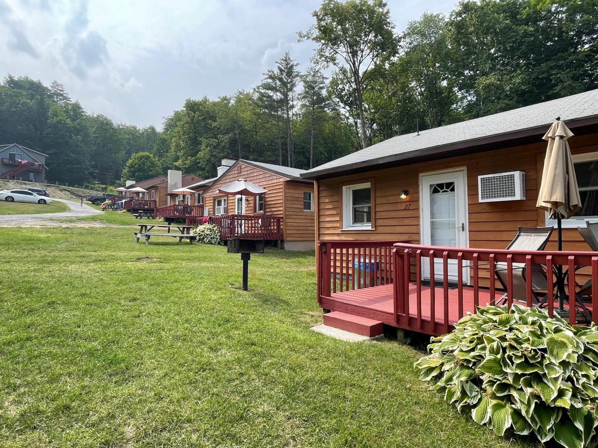 Hill View Motel and Cottages photo 12