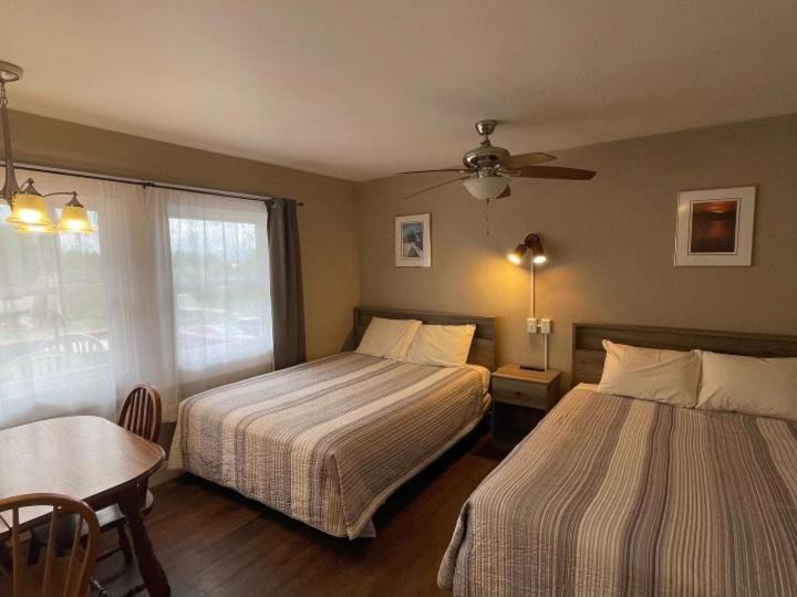 Hill View Motel and Cottages photo 62